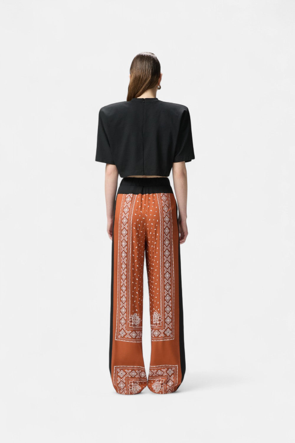 t-shirt crop modello manny