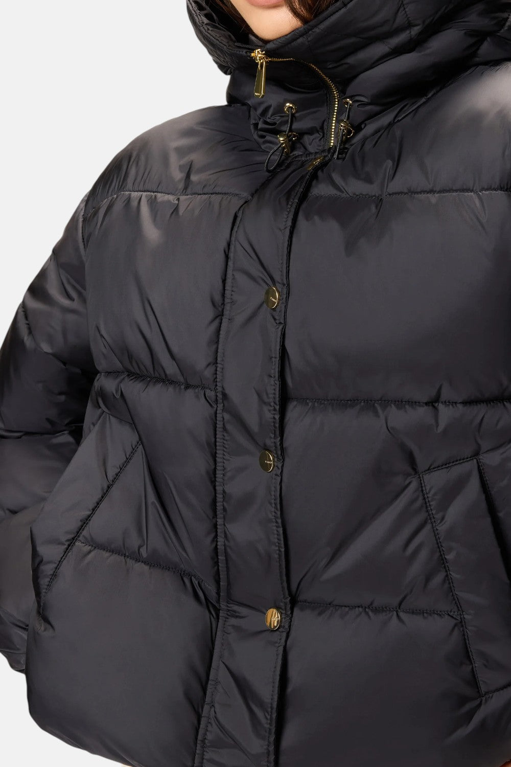 piumino con cappuccio in tela tecnica impasto