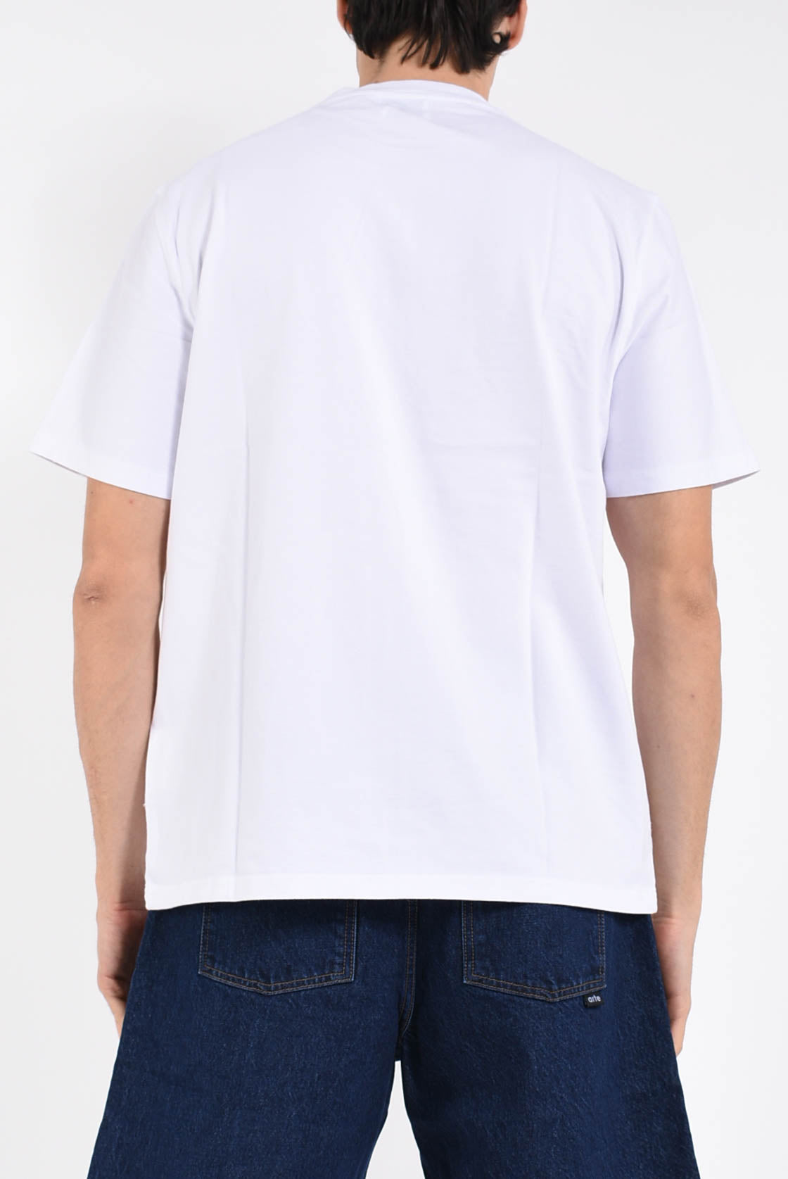 t-shirt heart logo
