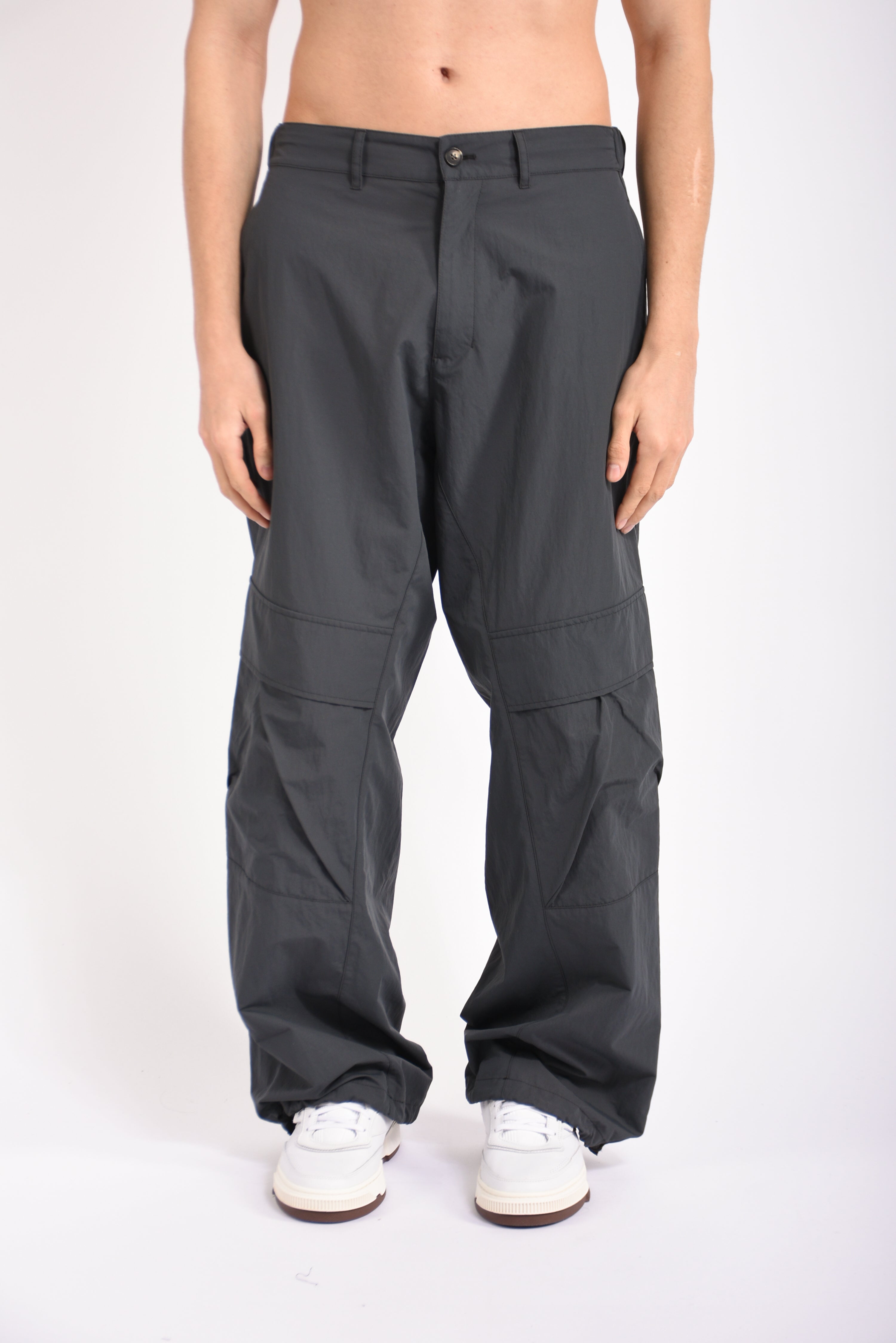 Pantaloni cargo in nylon