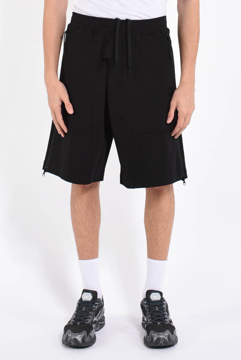 The metropolis series bermuda in felpa