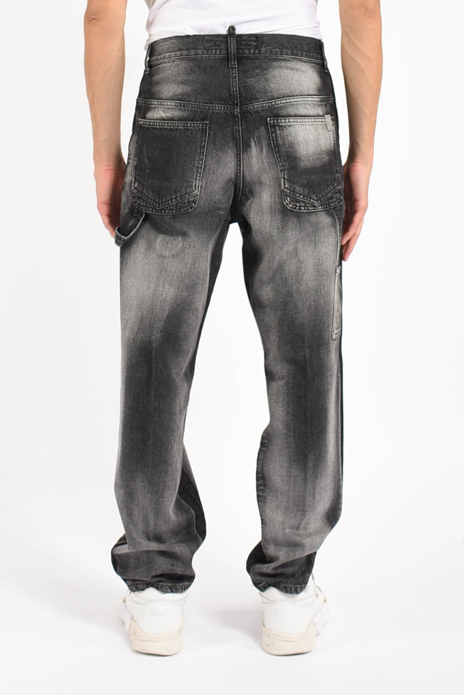 Jeans worker