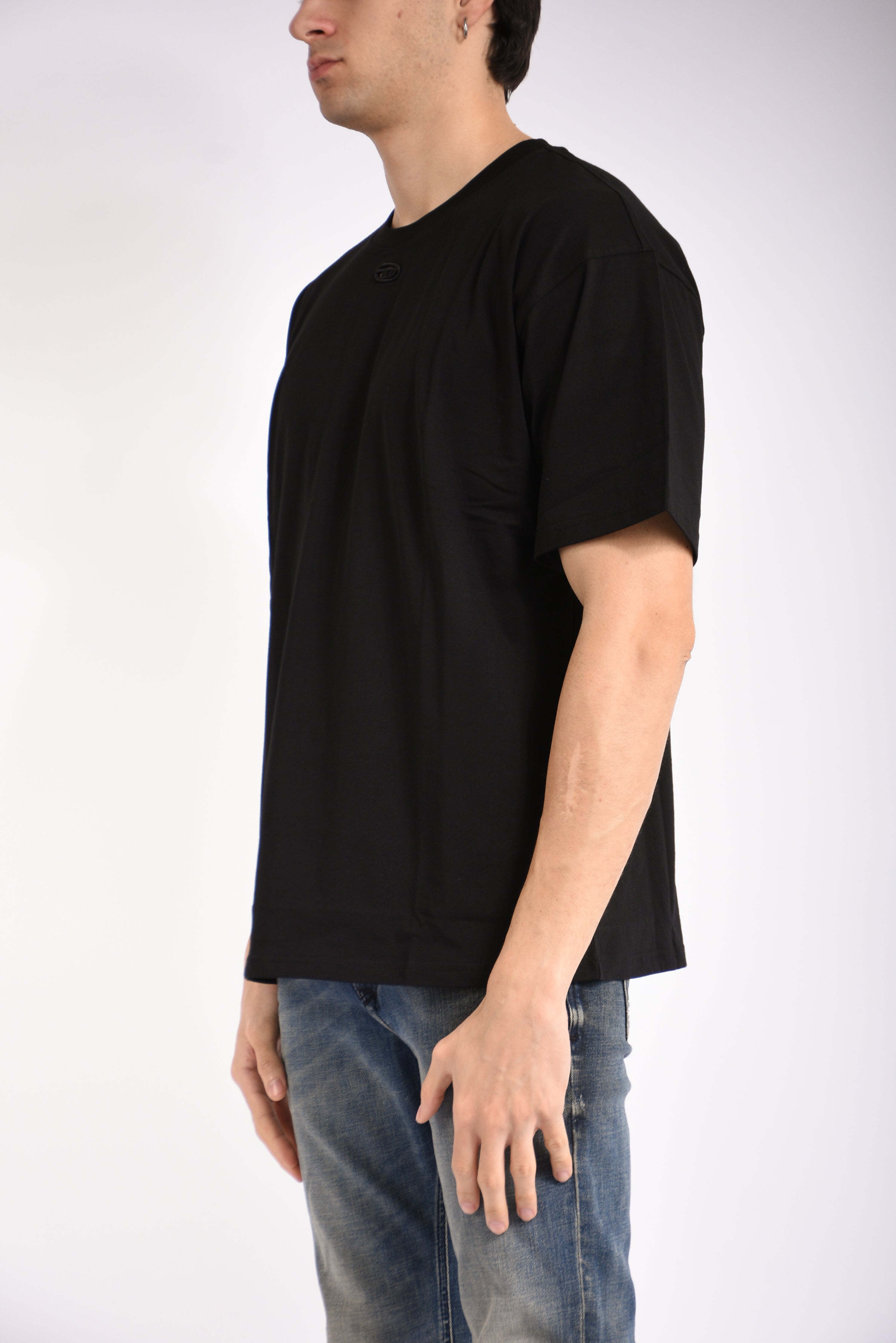 T-shirt con logo ricamato