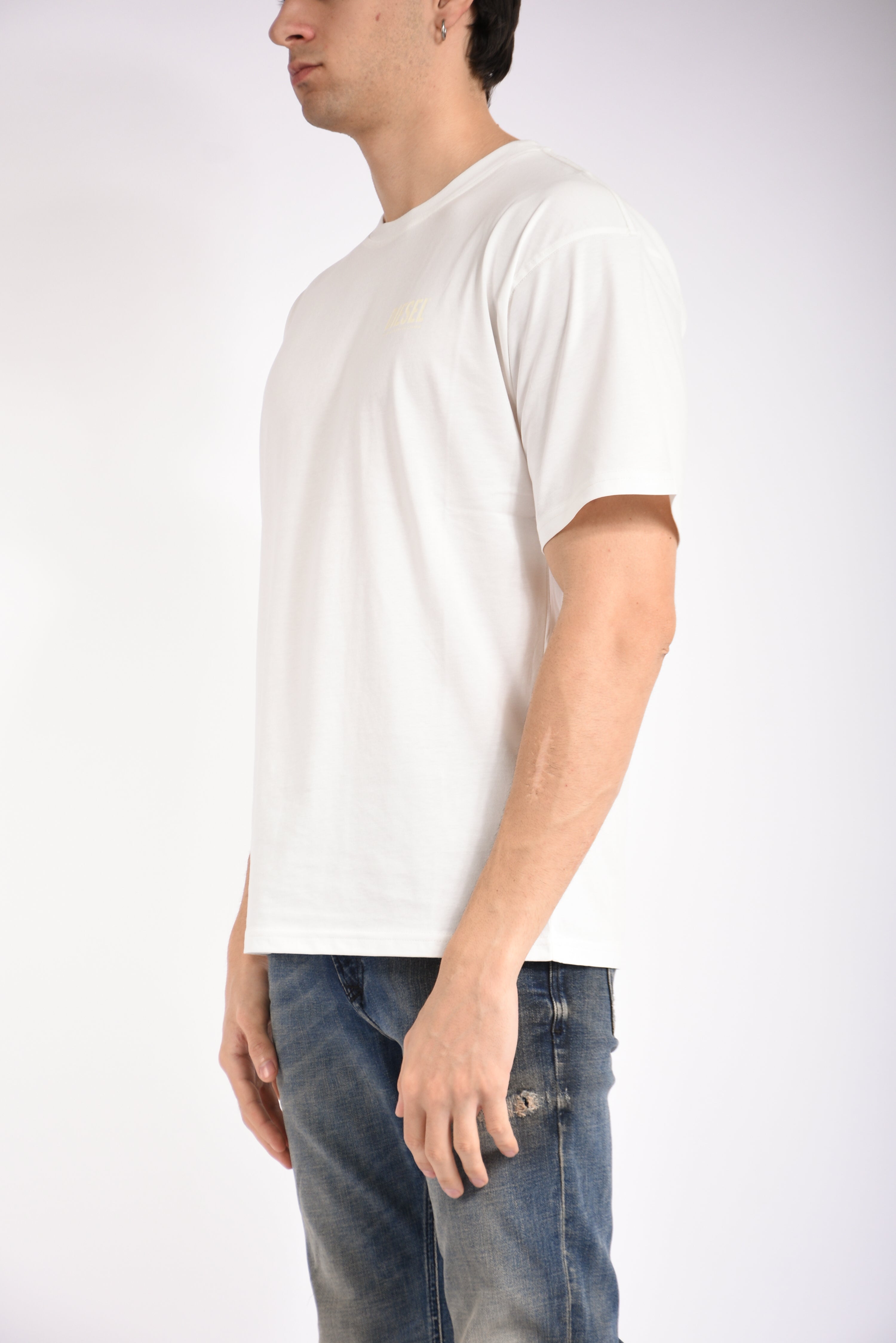 T-shirt con stampa mimetica