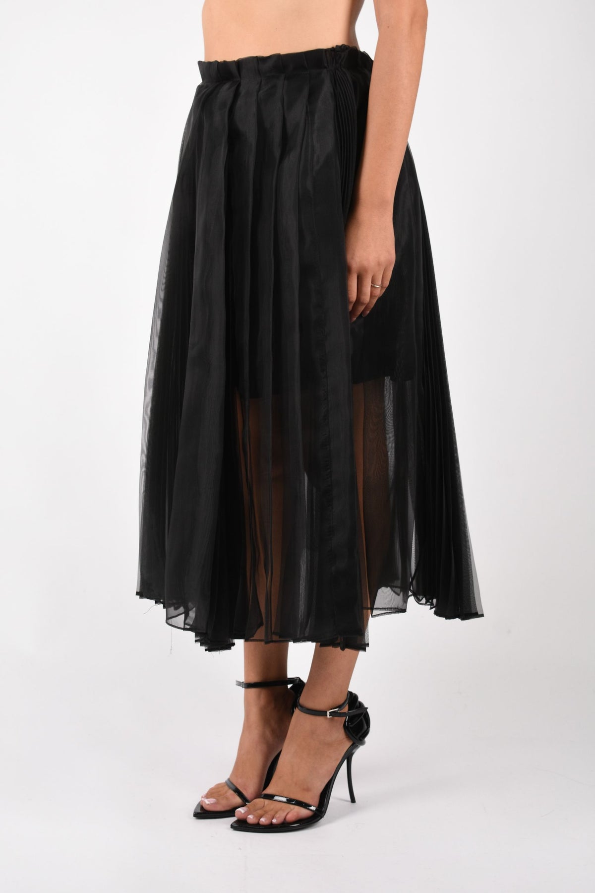 GONNA IN ORGANZA