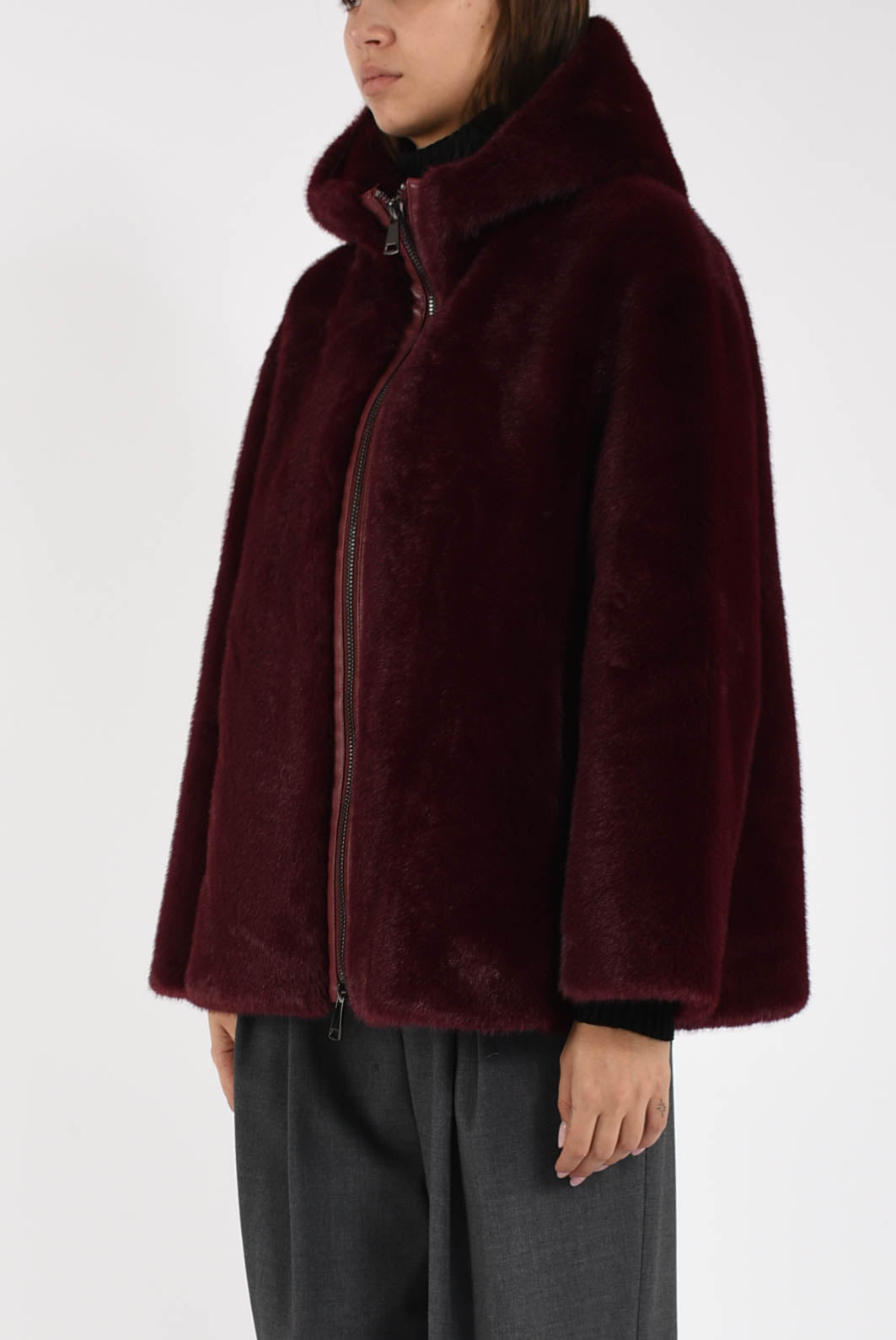 ecopelliccia con cappuccio