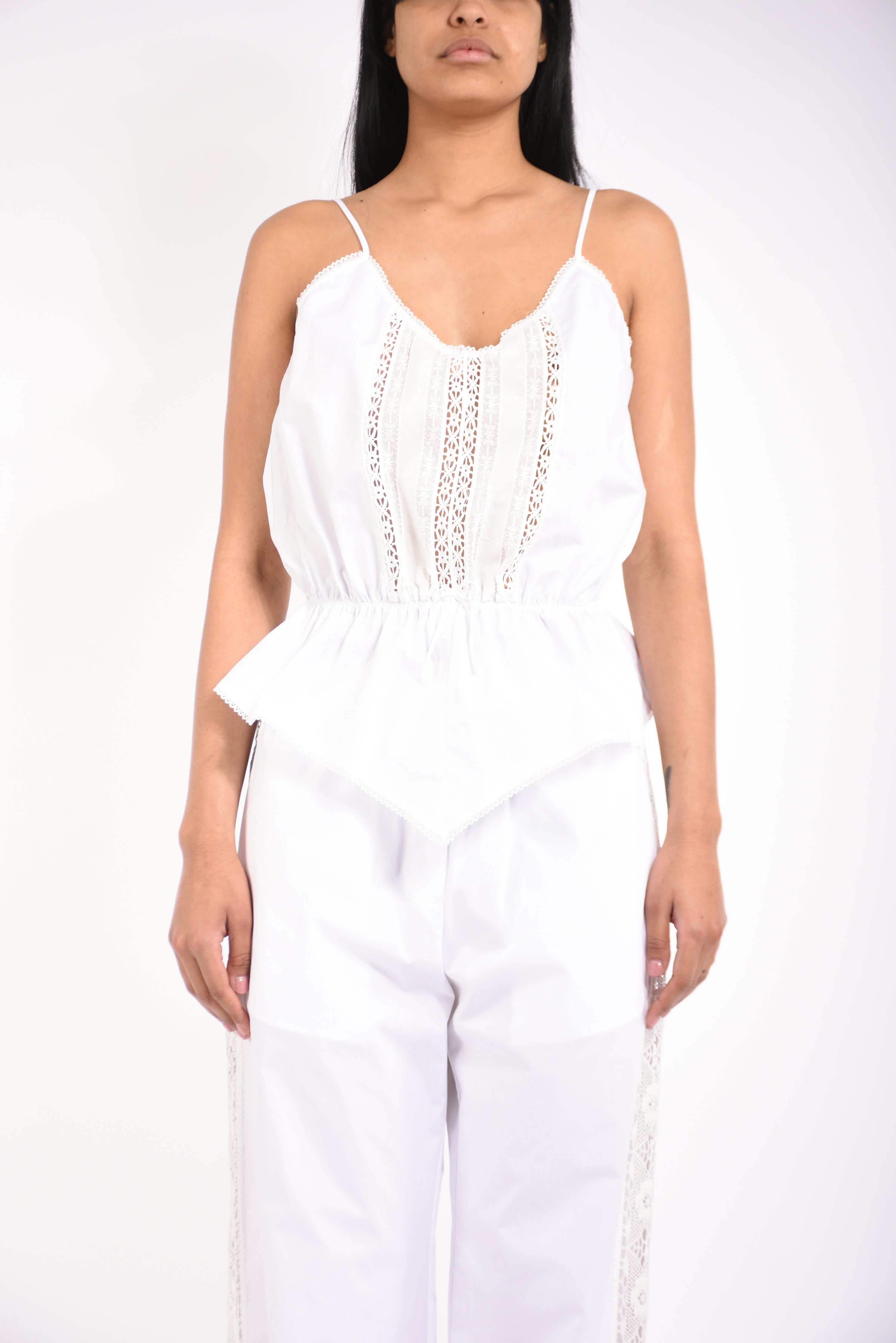 top in cotone con inserti in pizzo