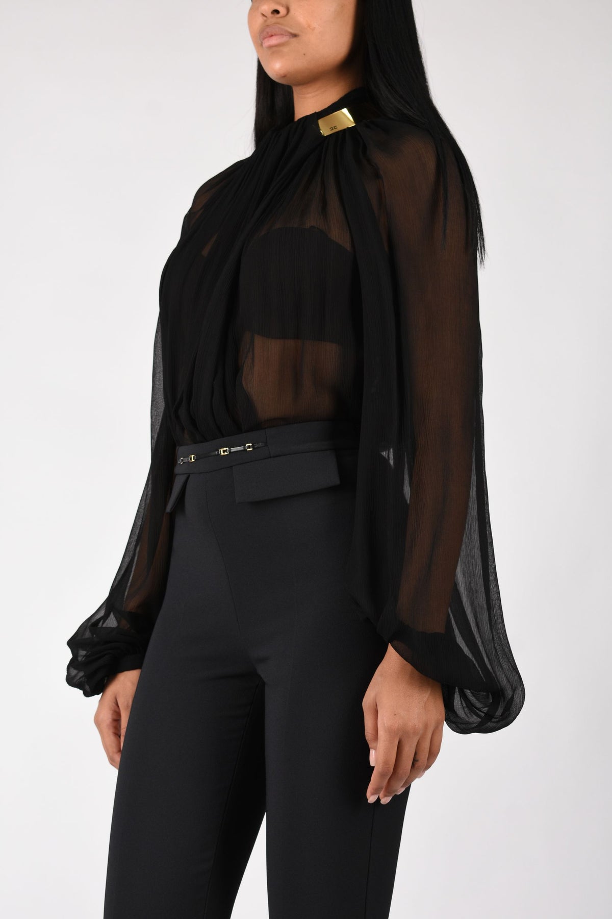 Blusa in crêponne con collo gioiello CA18966E2