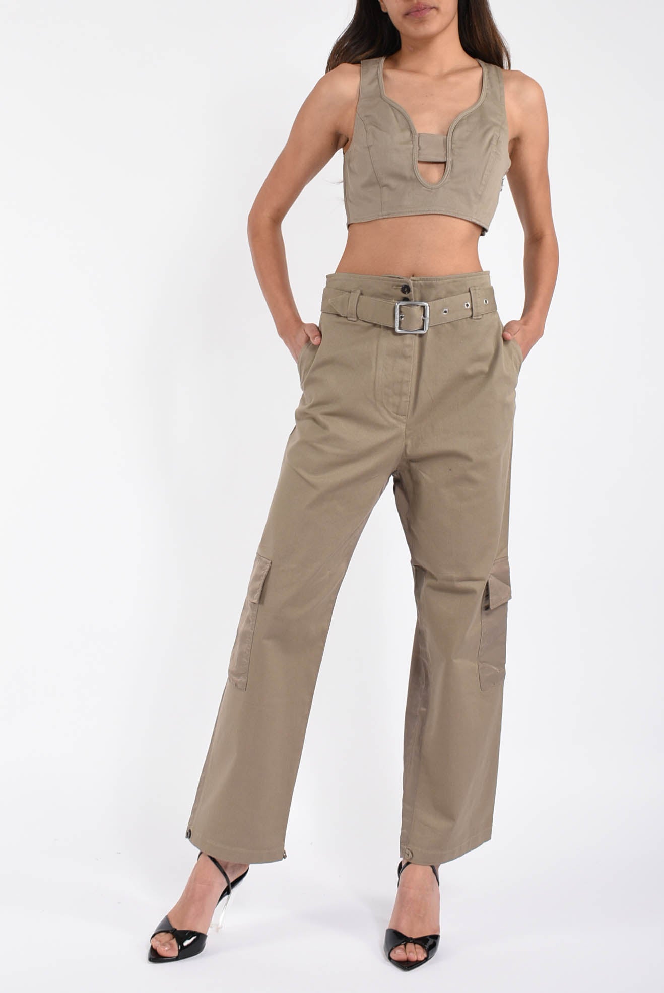 crop top in cotone modello stranamore