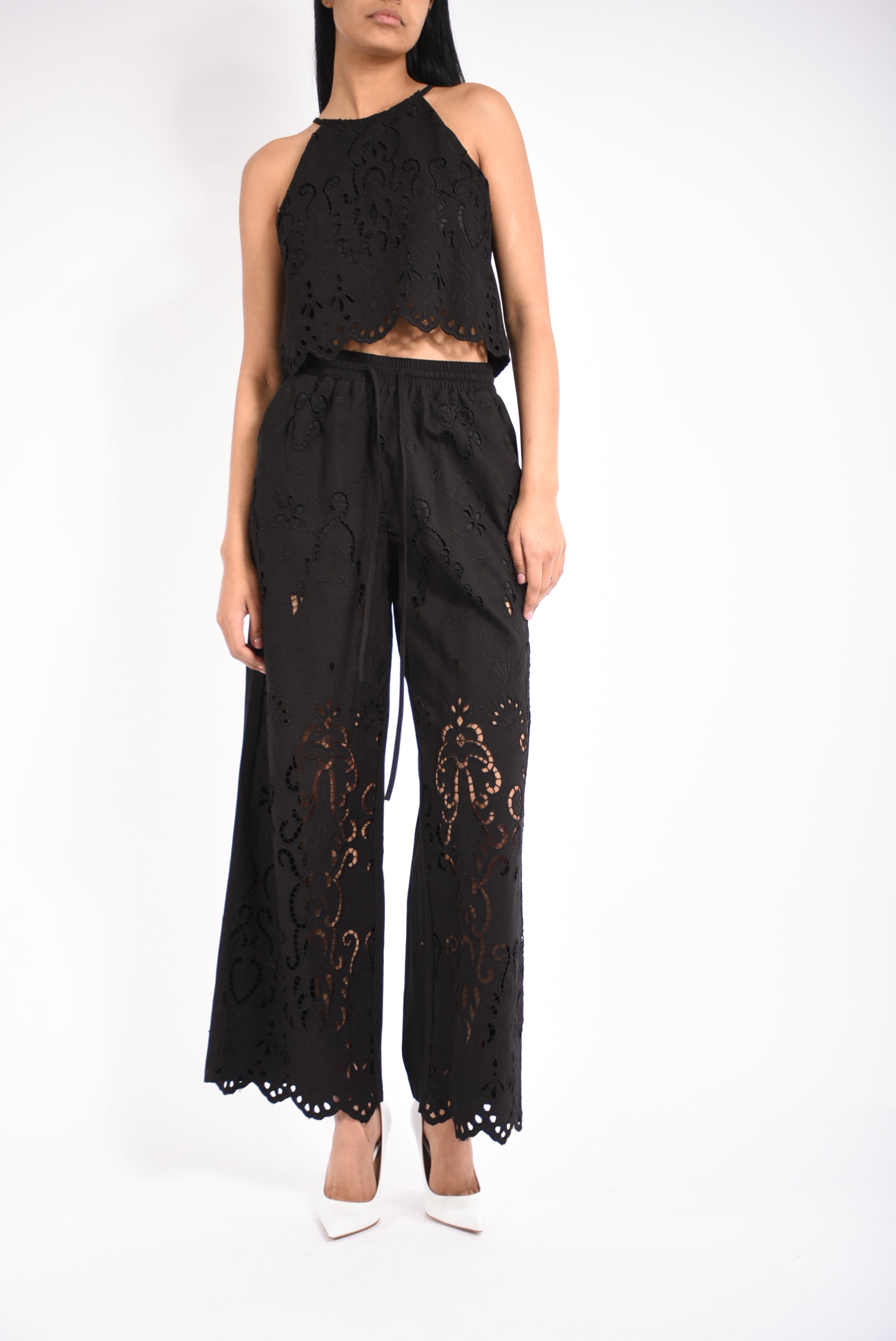 top in cotone con ricami