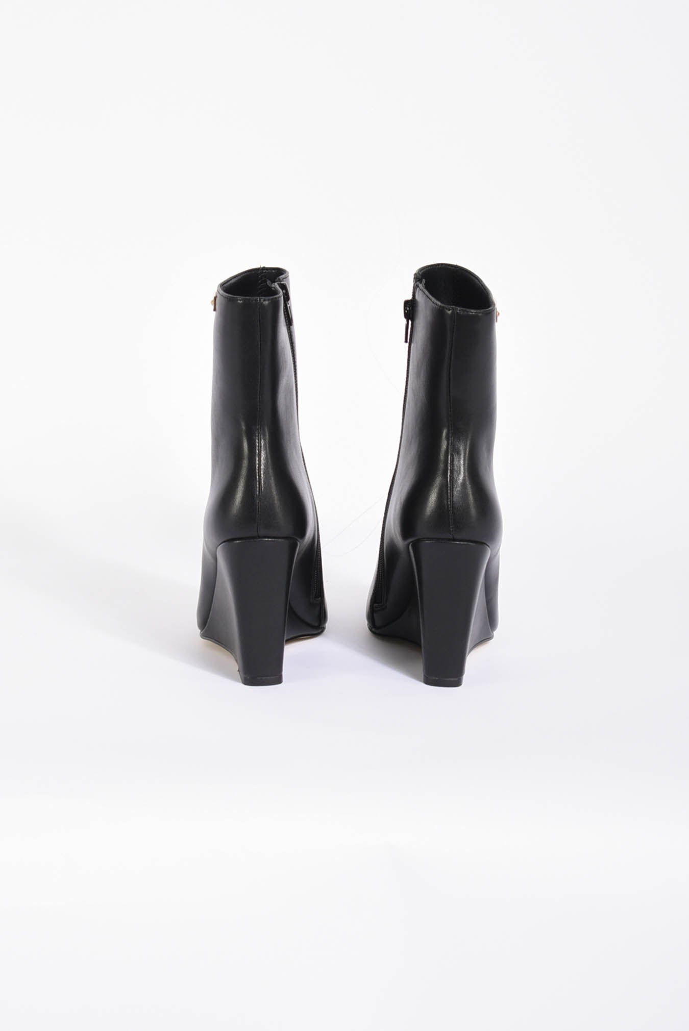 Stivaletti con zeppa