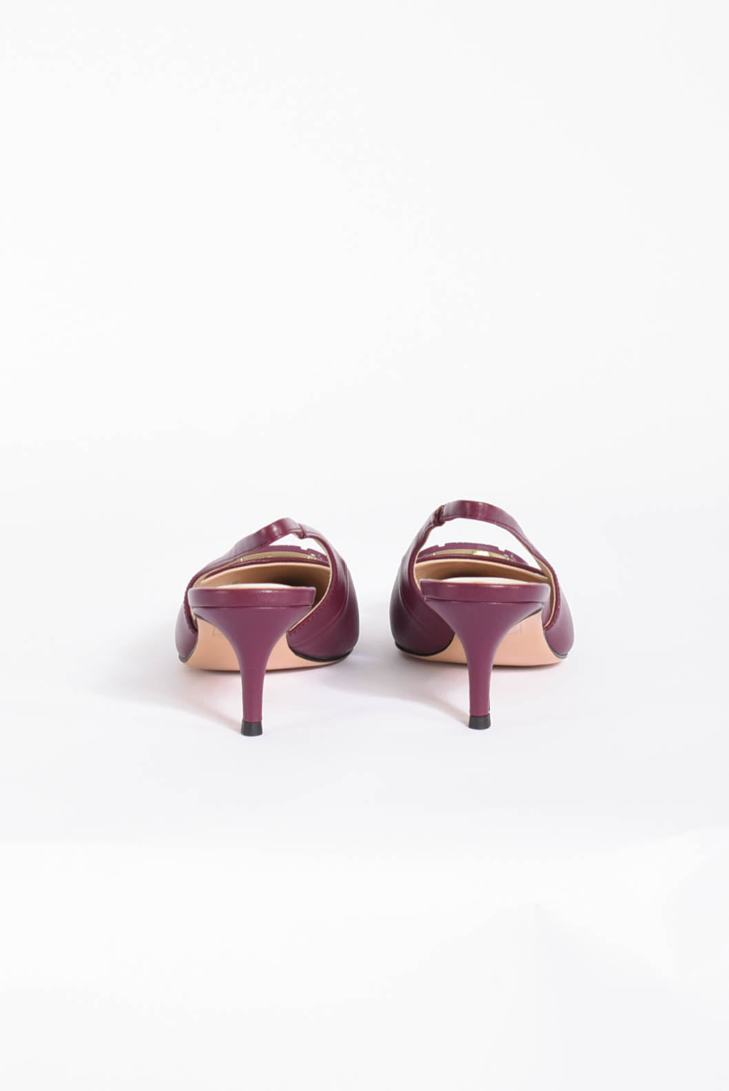 Décolleté sling back con Oval T