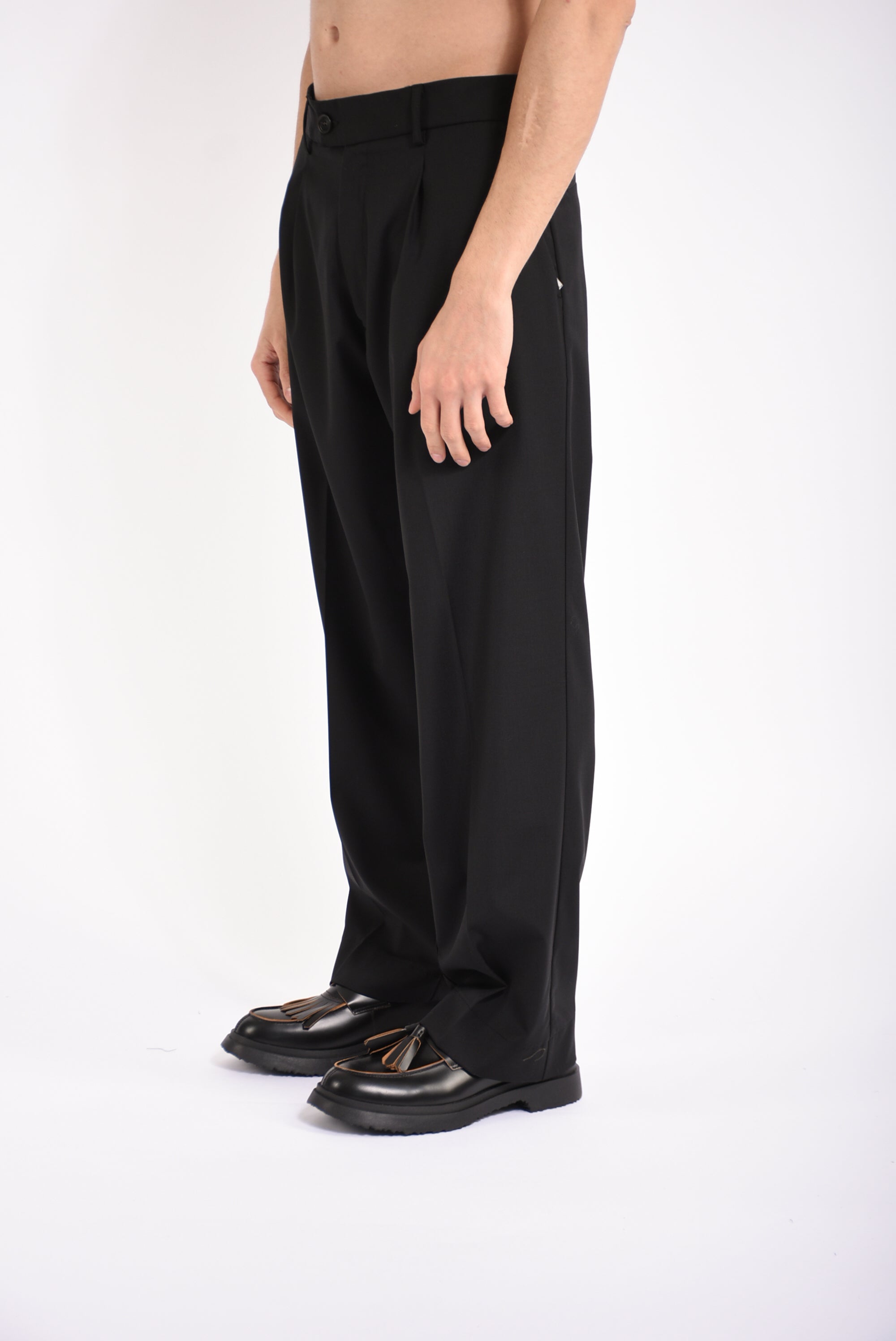 Pantaloni in fresco lana