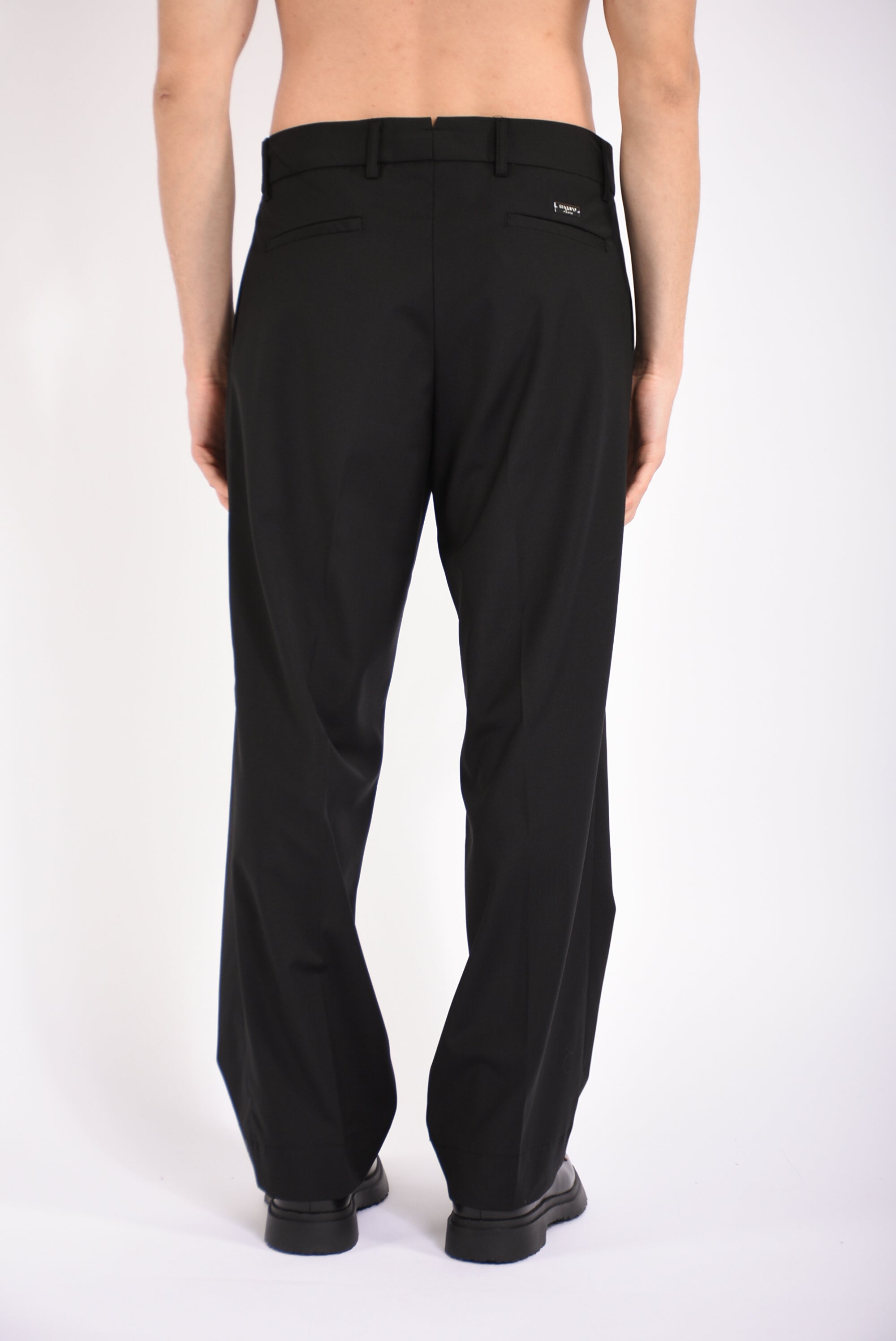Pantaloni in fresco lana
