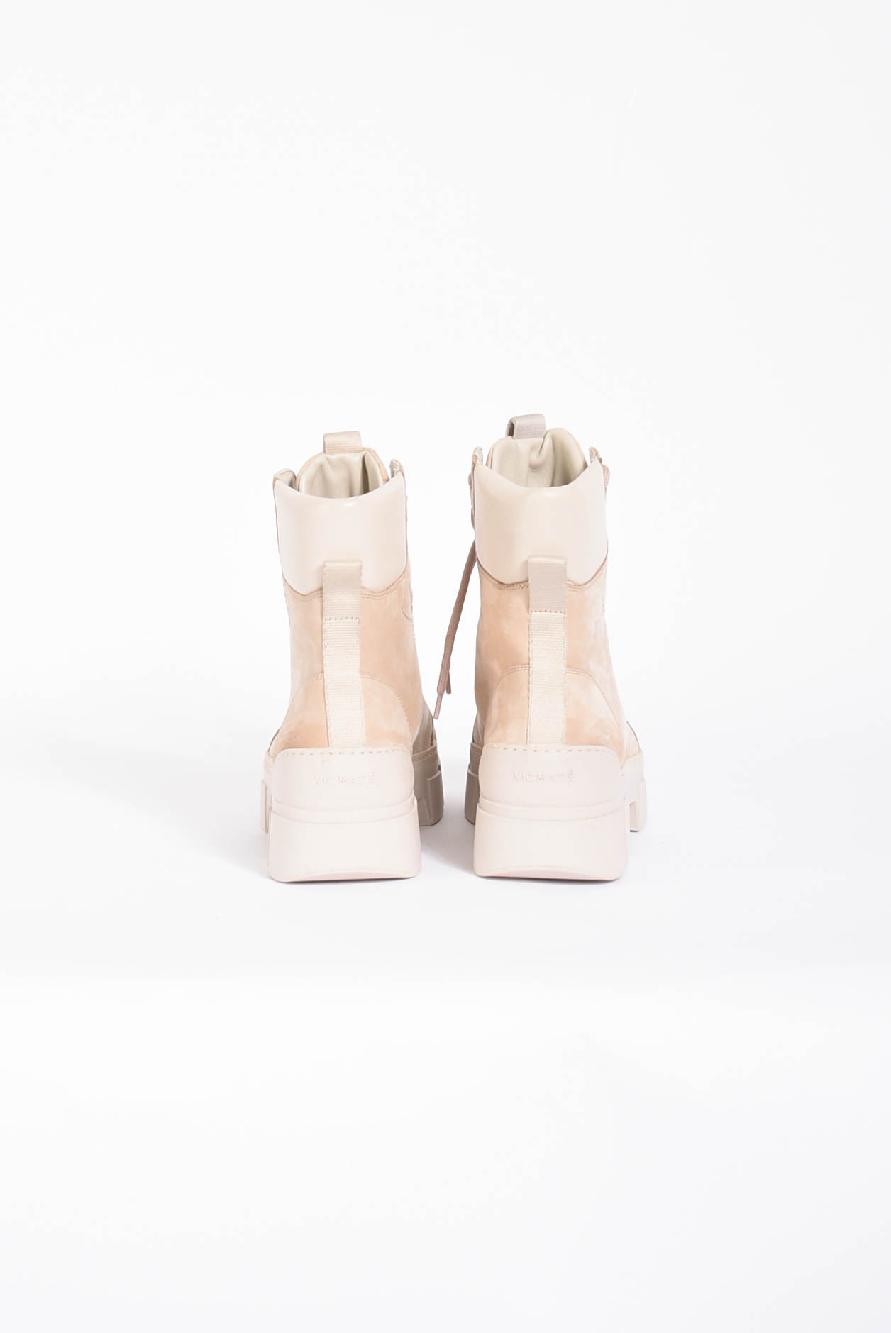 stivali modello roccia