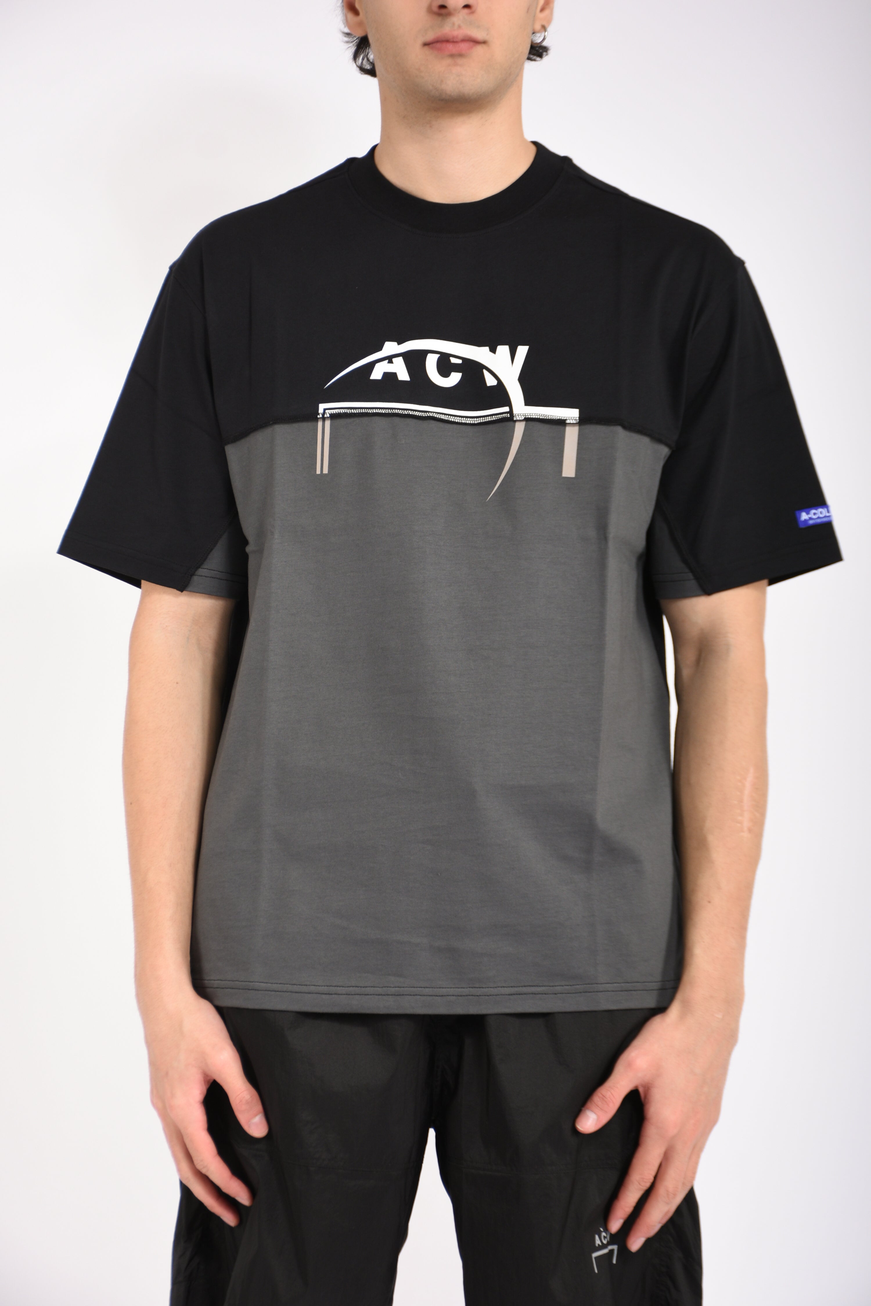 t-shirt split logo