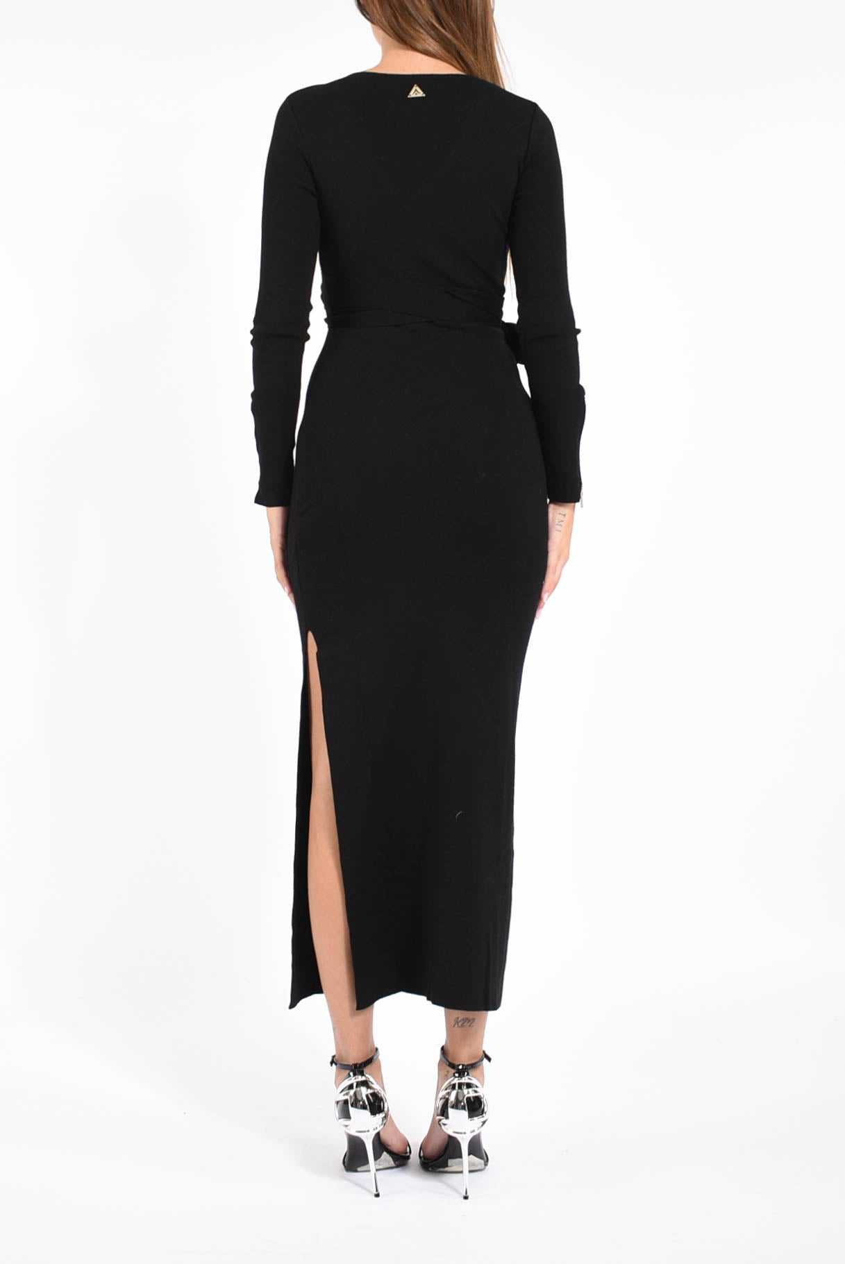 abito lungo con spacco laterale