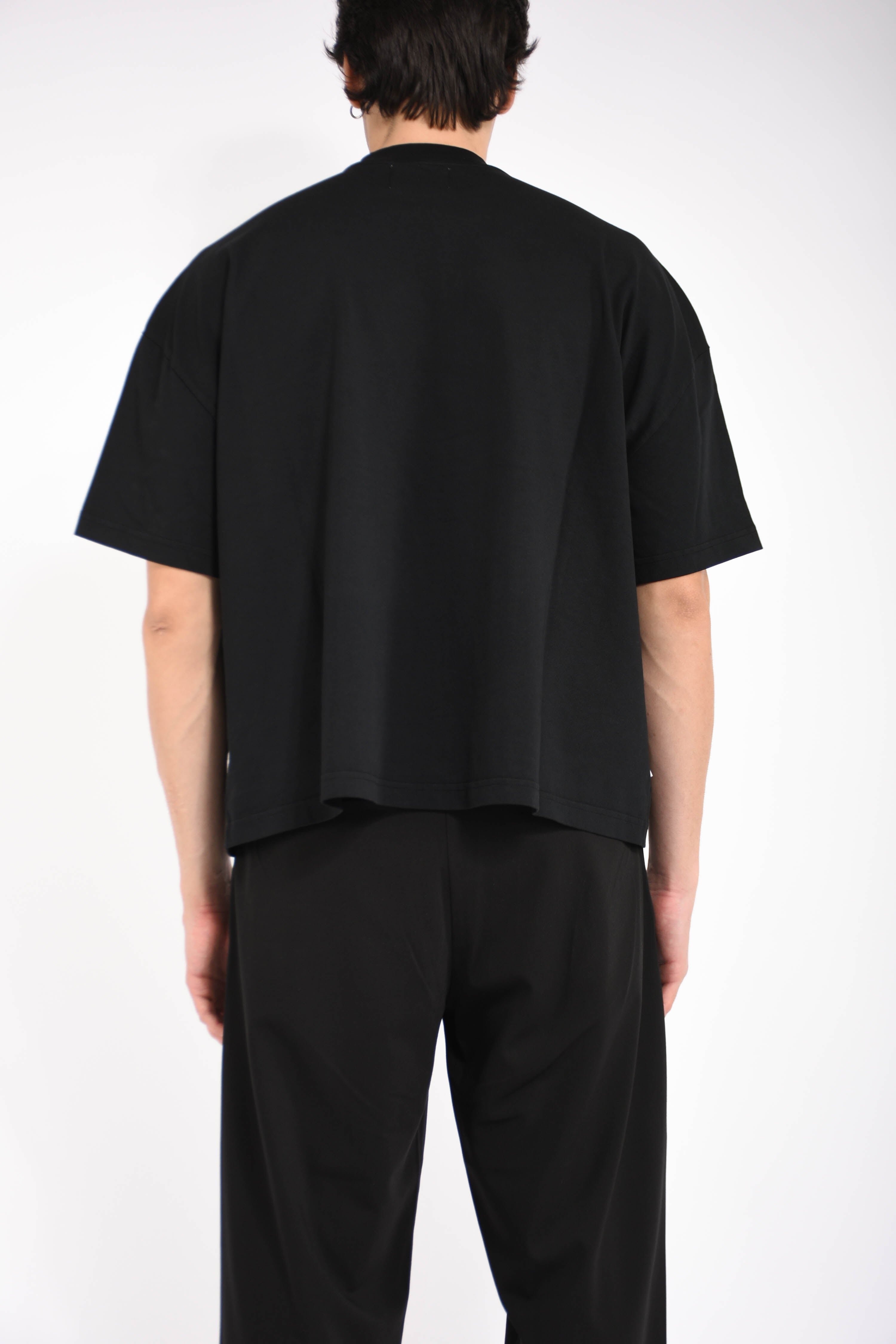 t-shirt seasonal logo graphic