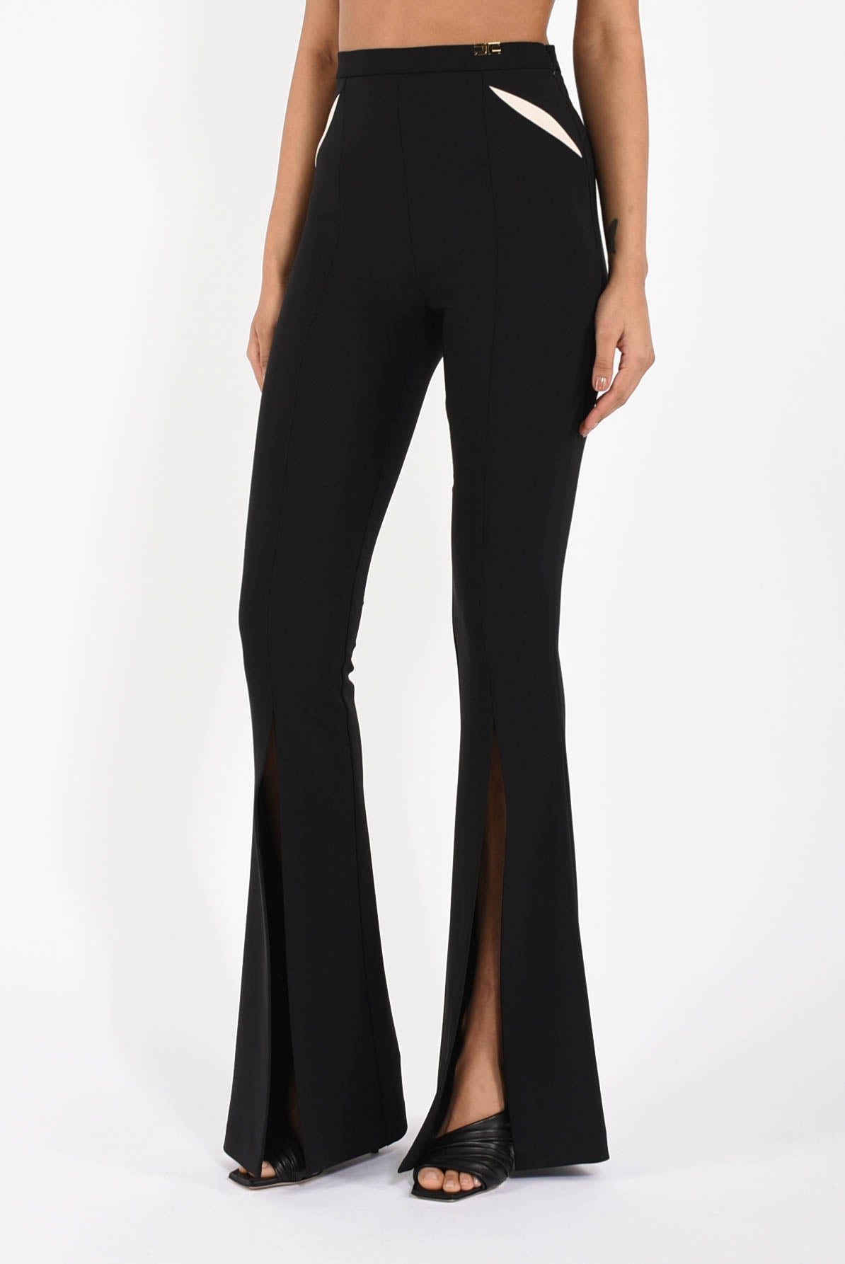 Pantaloni in crêpe leggero con cut-out e spacchi