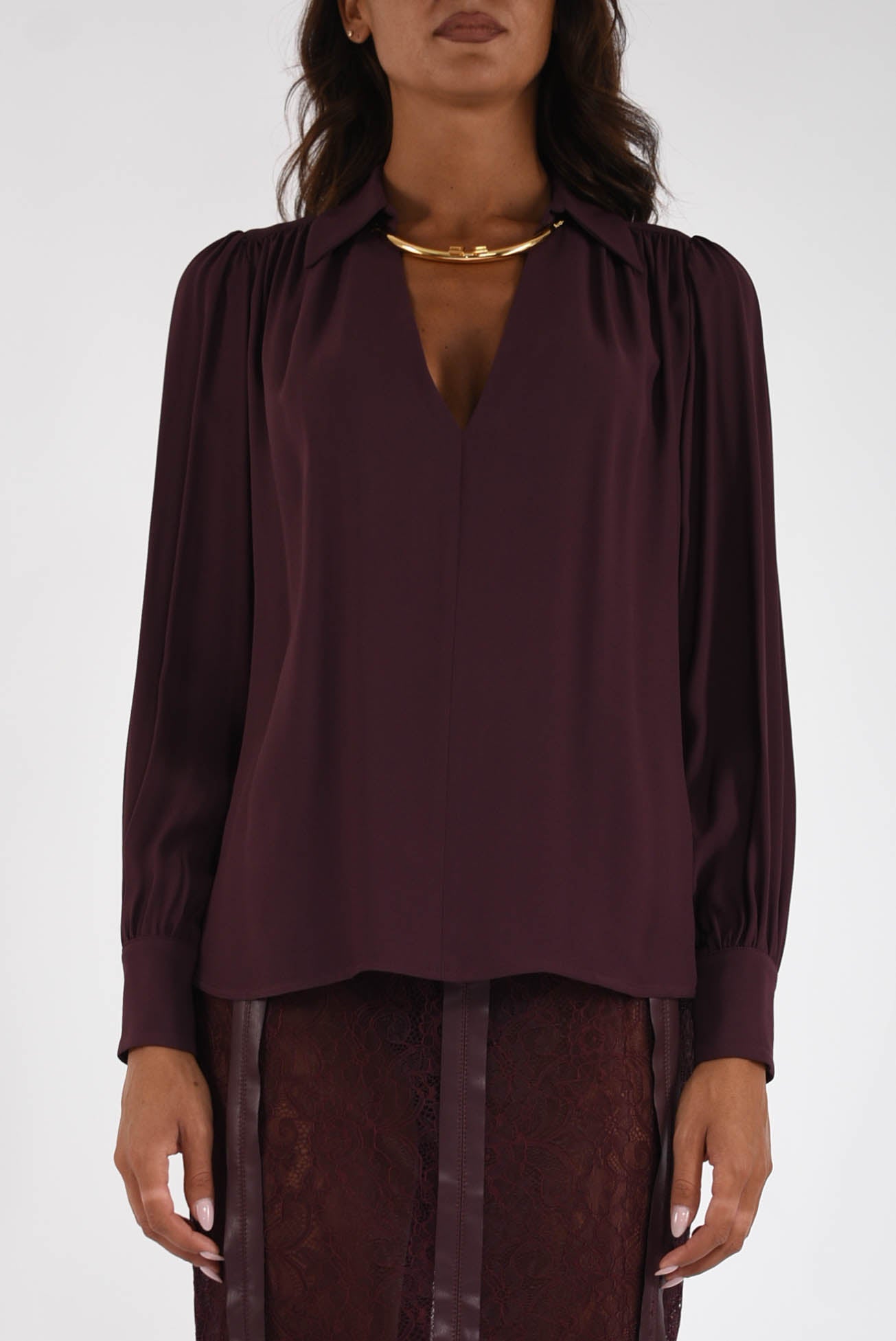 Camicia in georgette con dettaglio gioiello