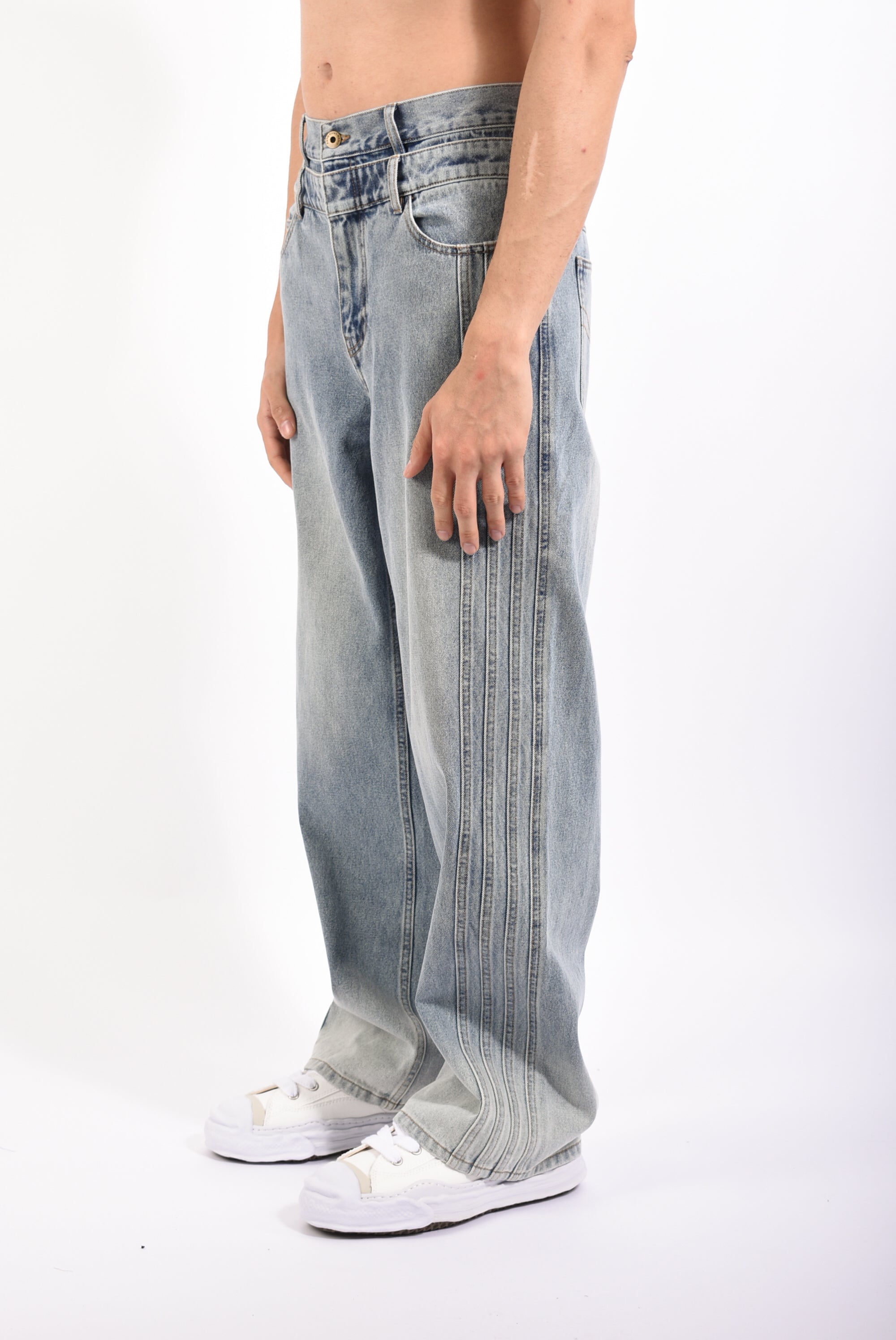 jeans cargo verniciati a spray