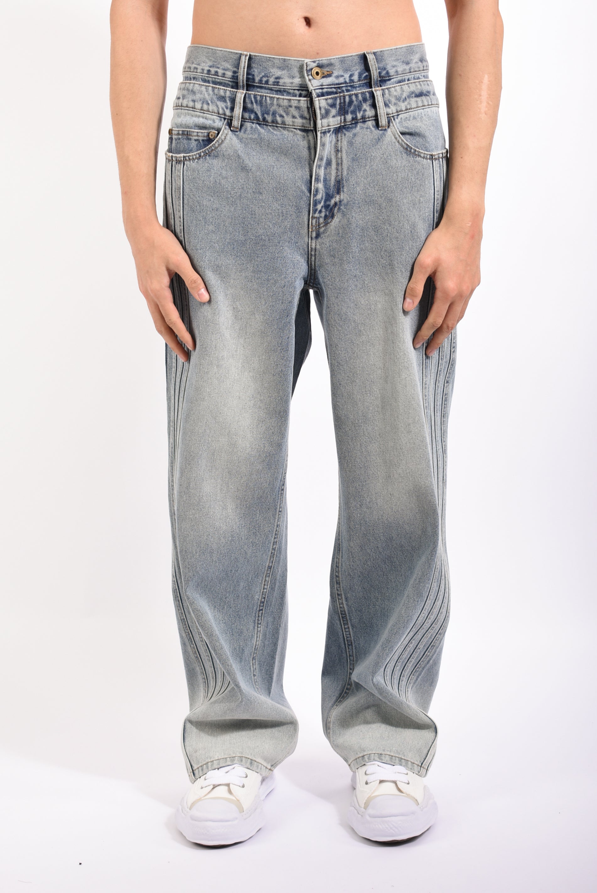 jeans cargo verniciati a spray