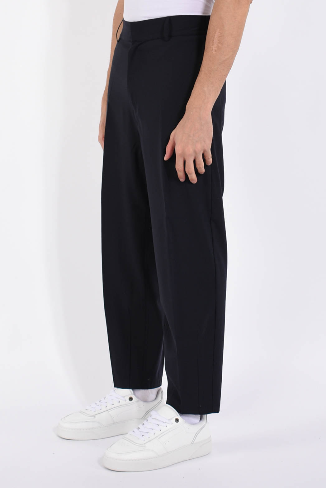 Pantaloni in fresco lana