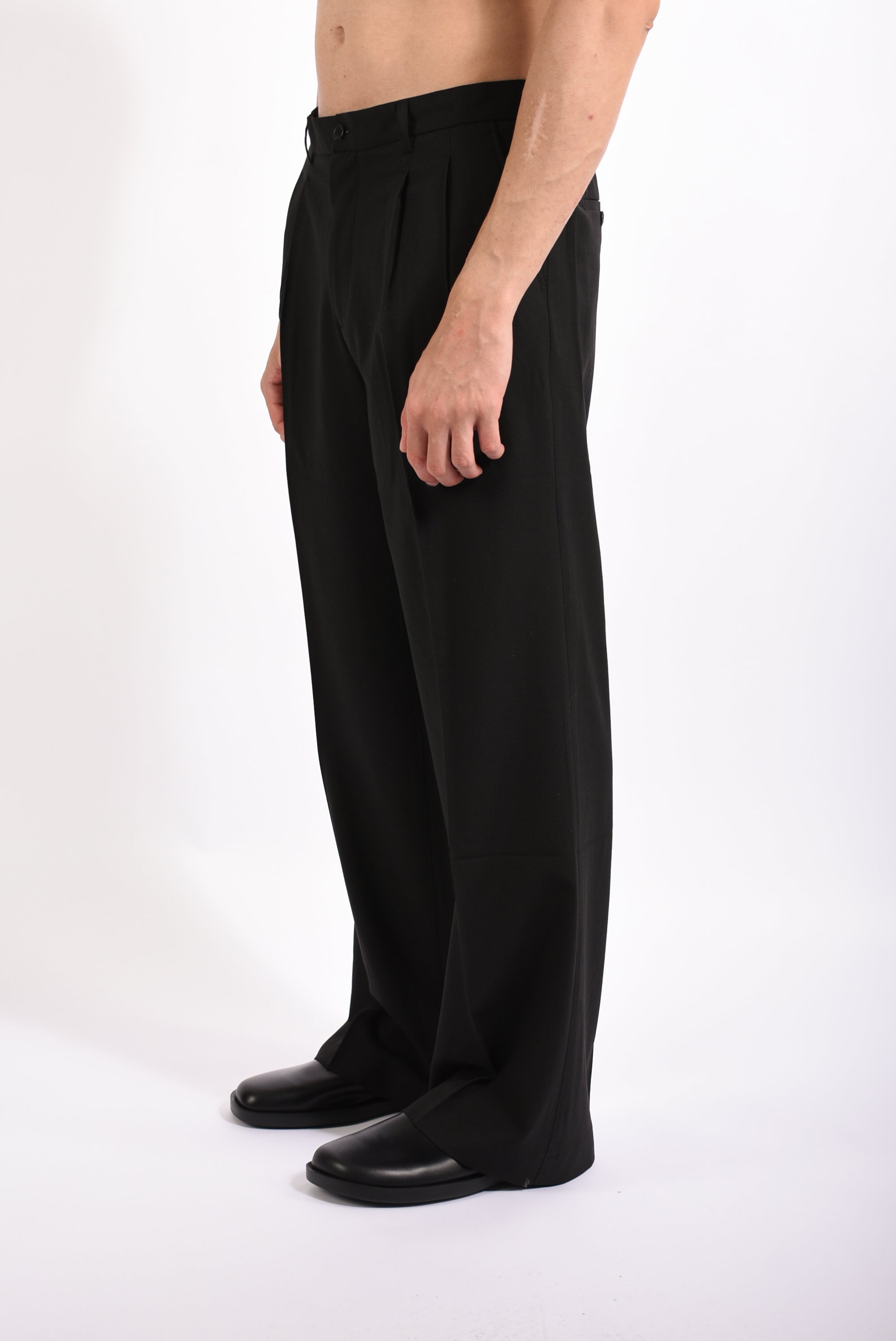 Pantaloni bell in fresco lana