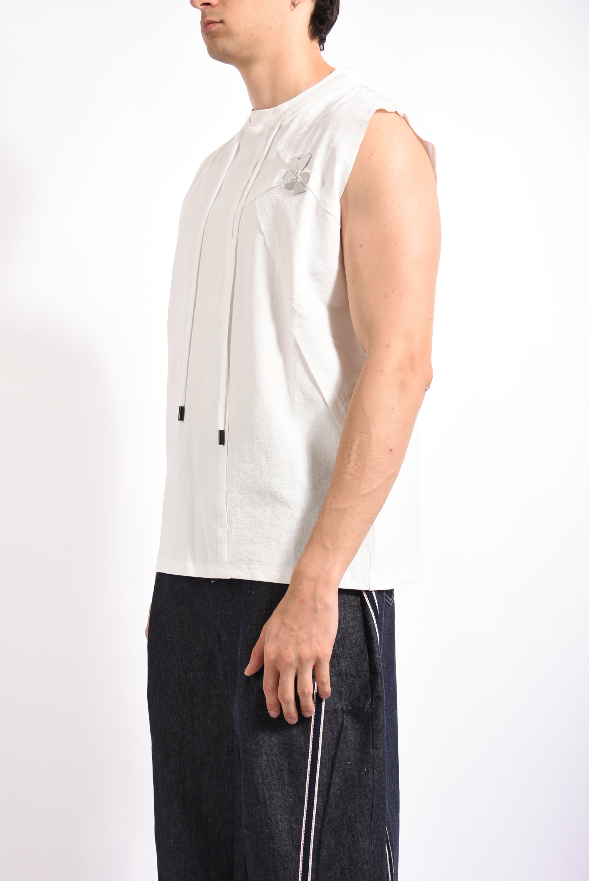 T-shirt smanicata