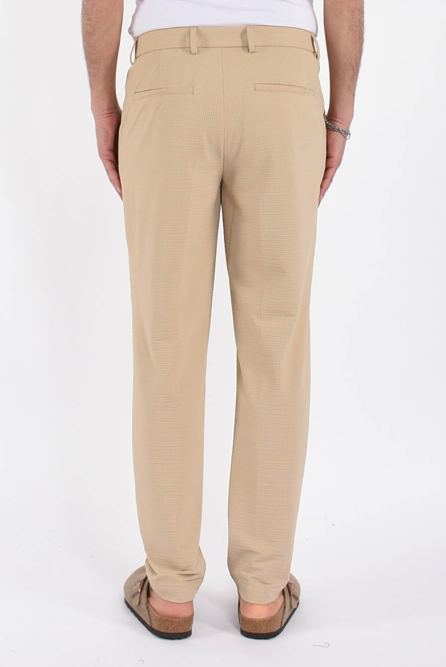 Pantaloni in tessuto seersucker elasticizzato
