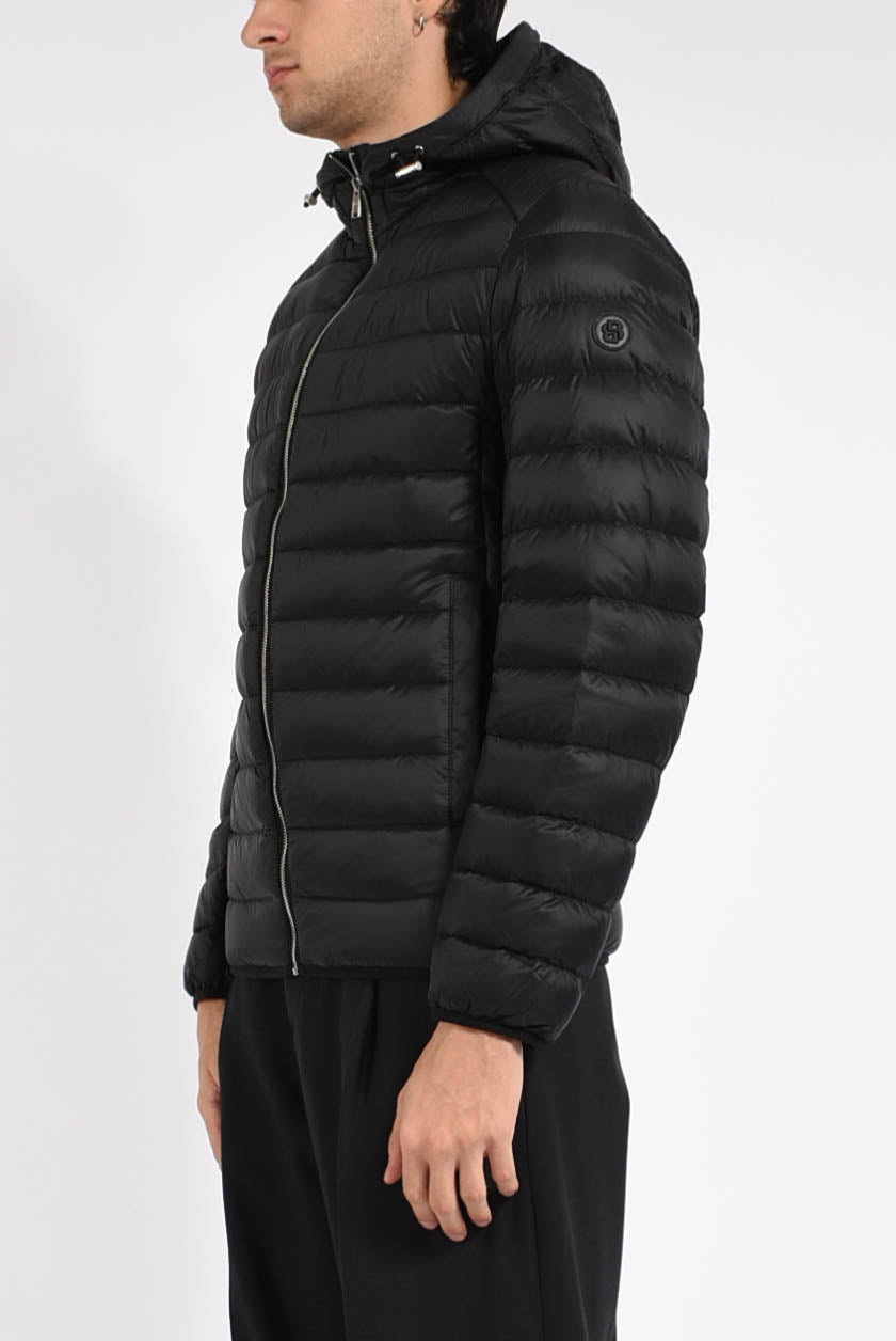 Piumino imbottito in tessuto idrorepellente