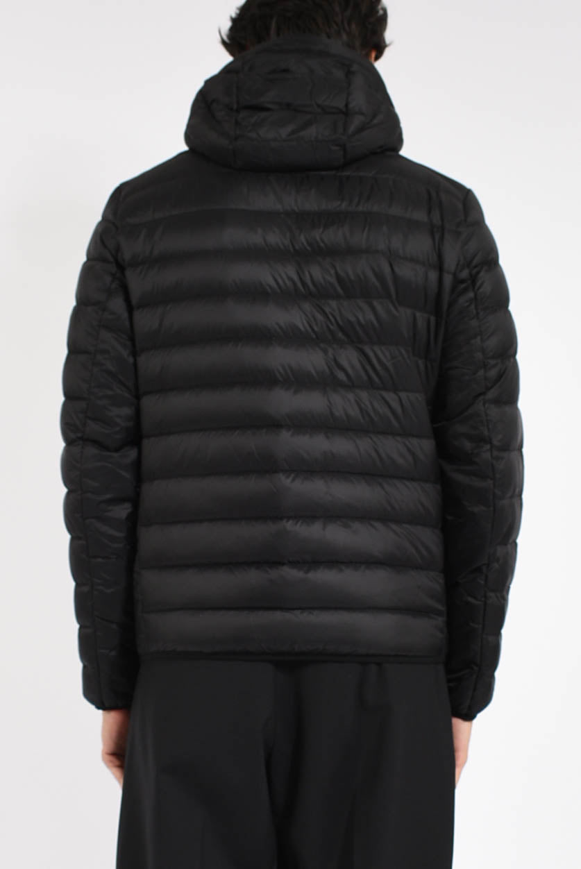 Piumino imbottito in tessuto idrorepellente