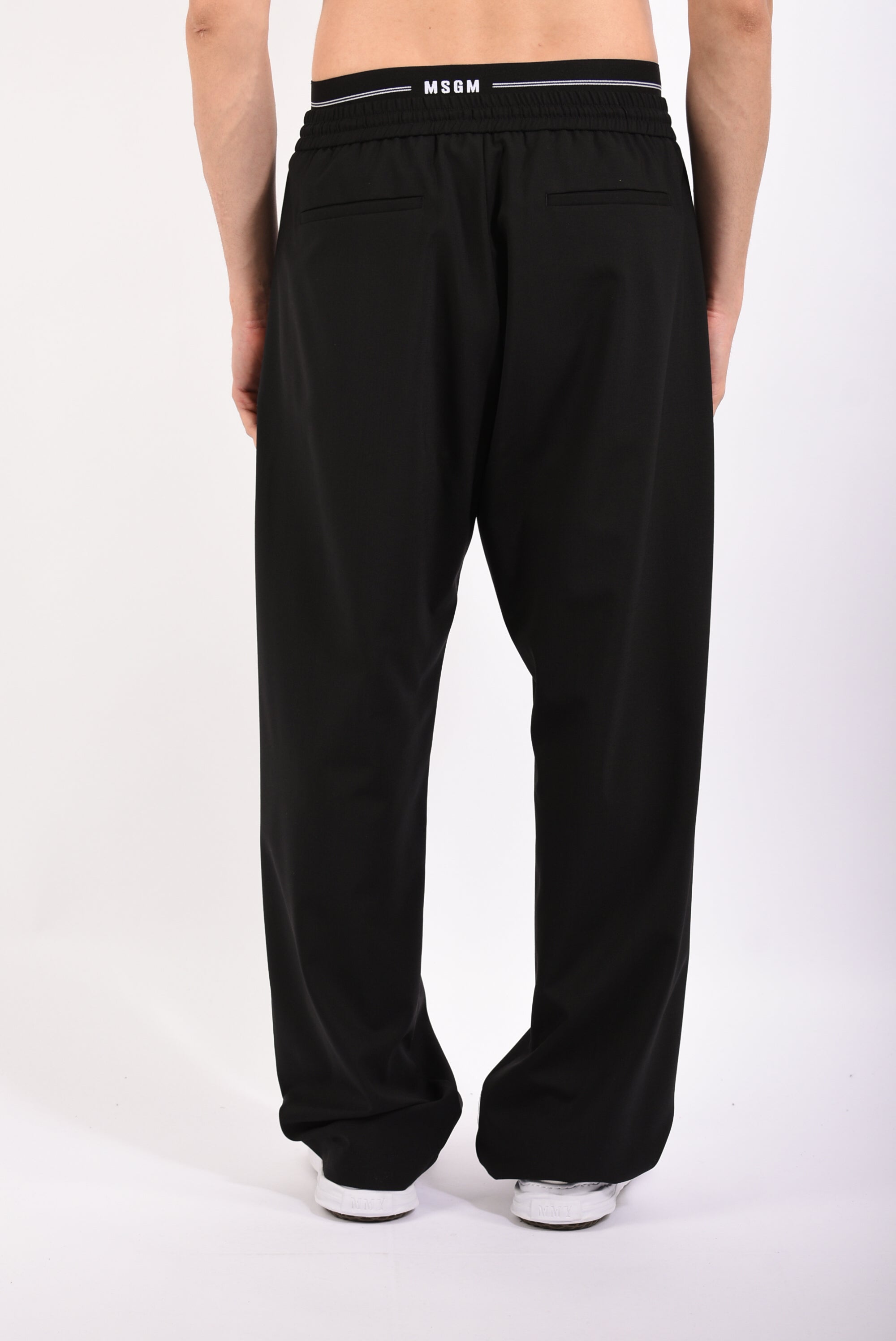 Pantaloni in fresco lana
