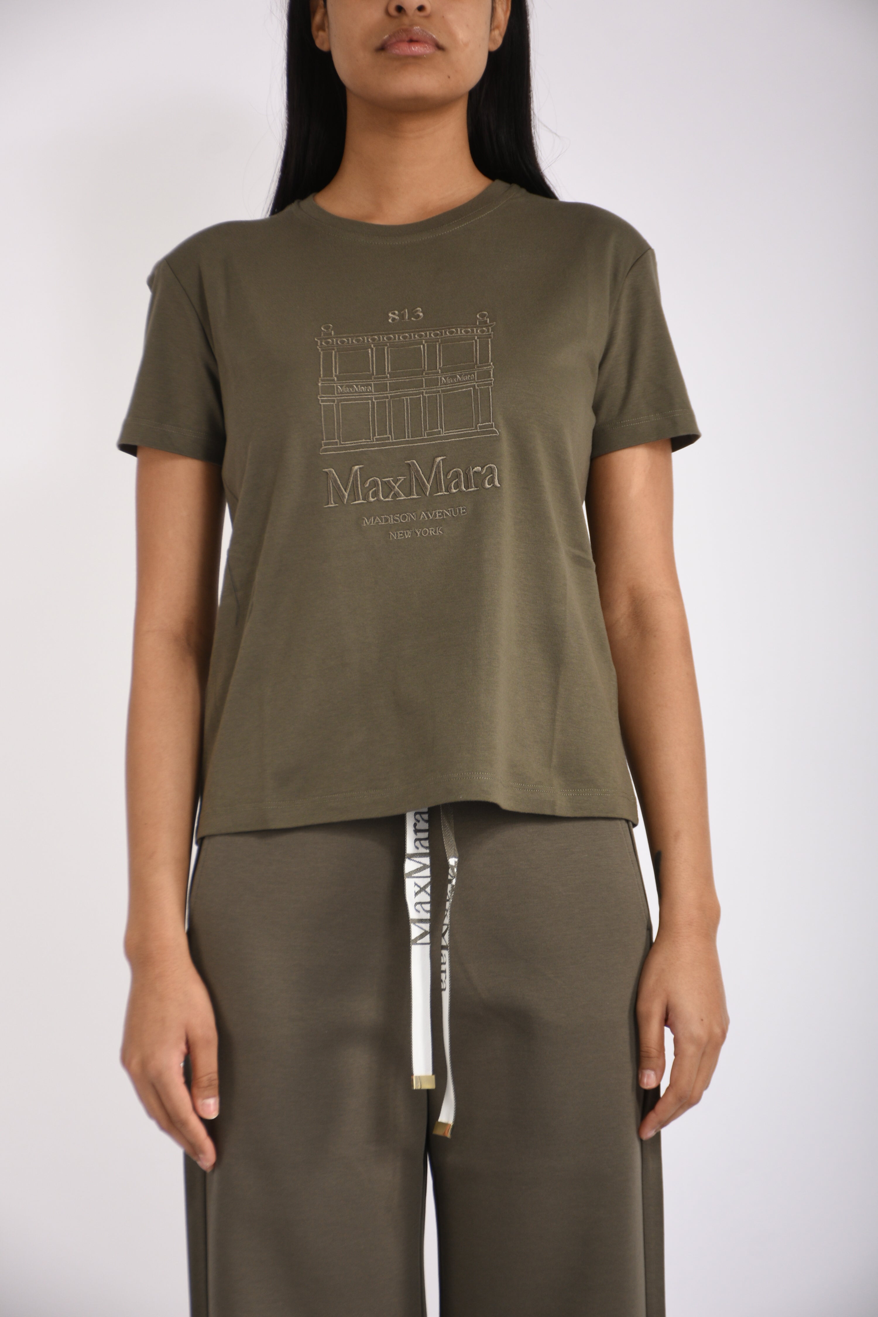 T-shirt in jersey con ricamo bella