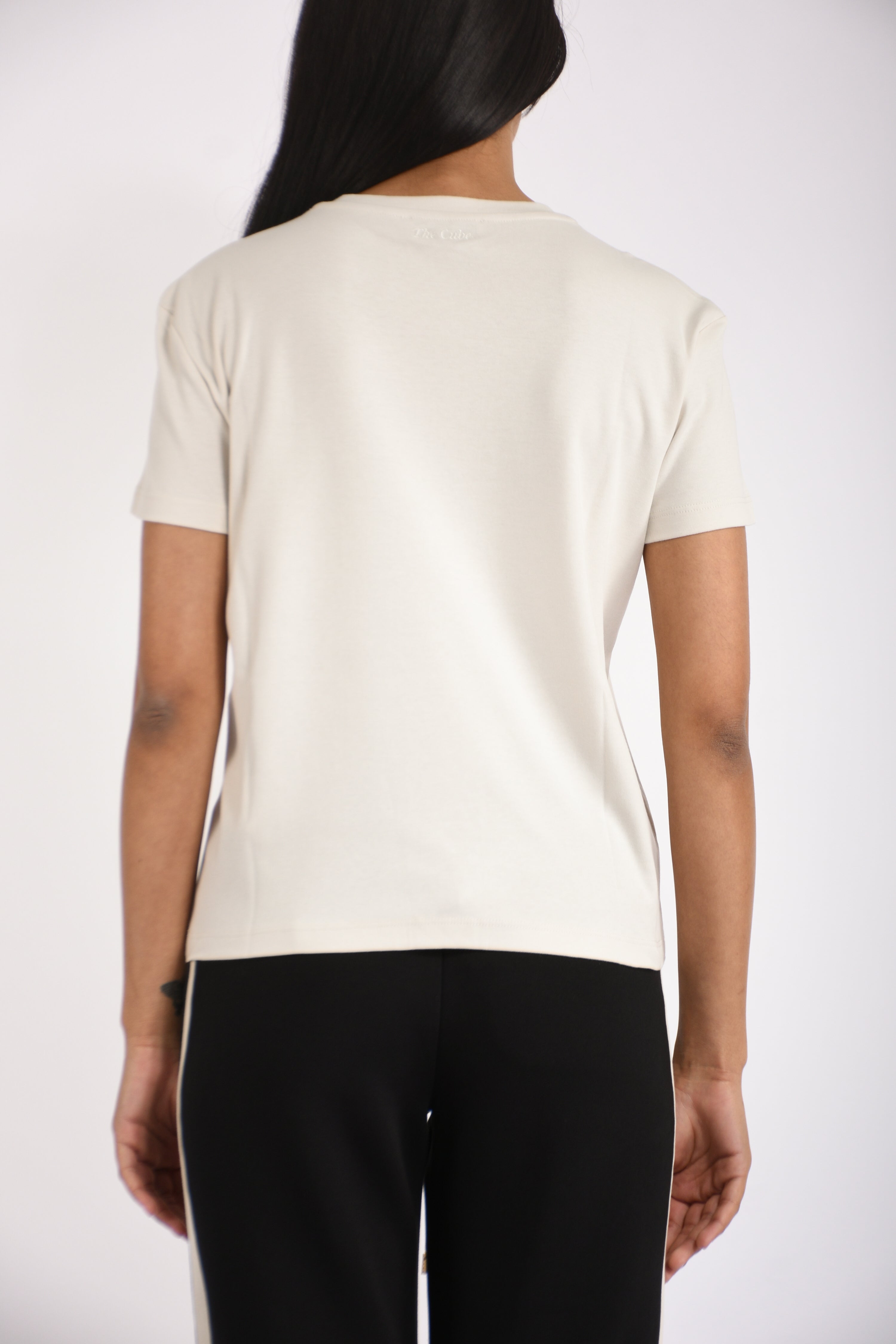 T-shirt in jersey con ricamo bella