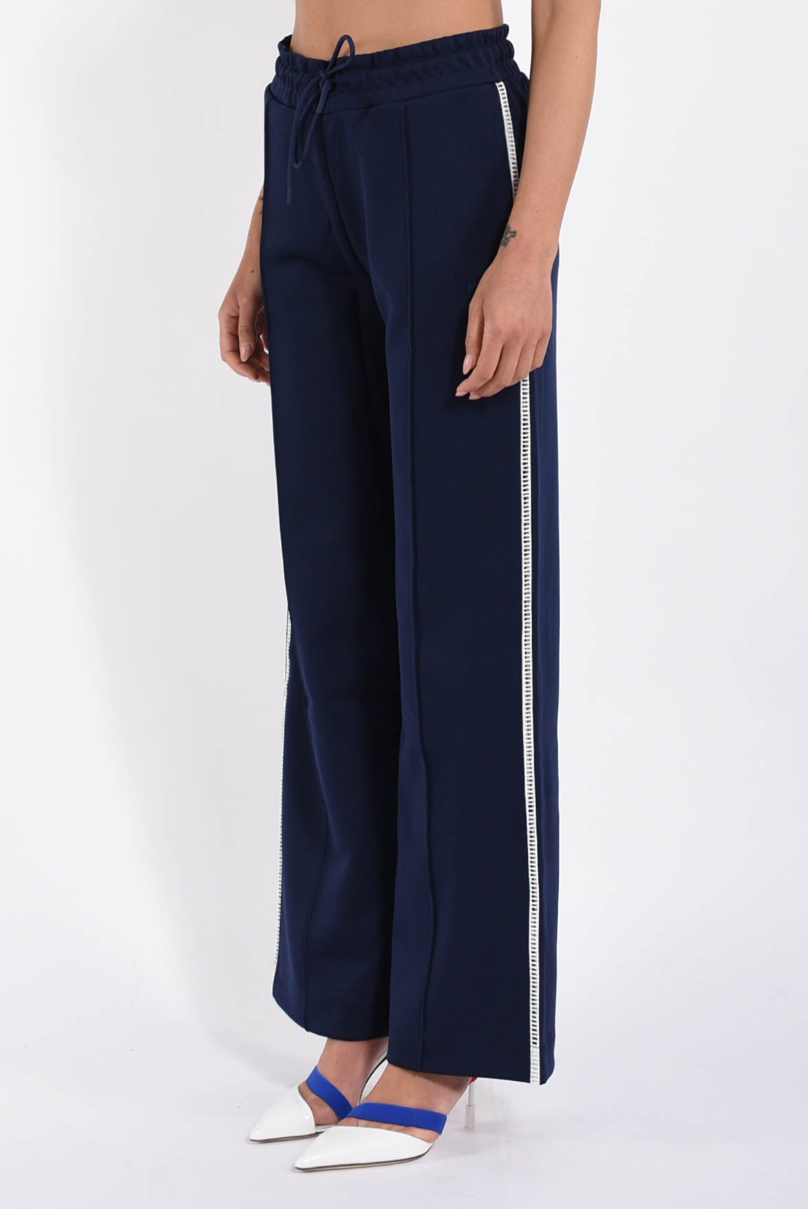 pantaloni jogger con ricamo