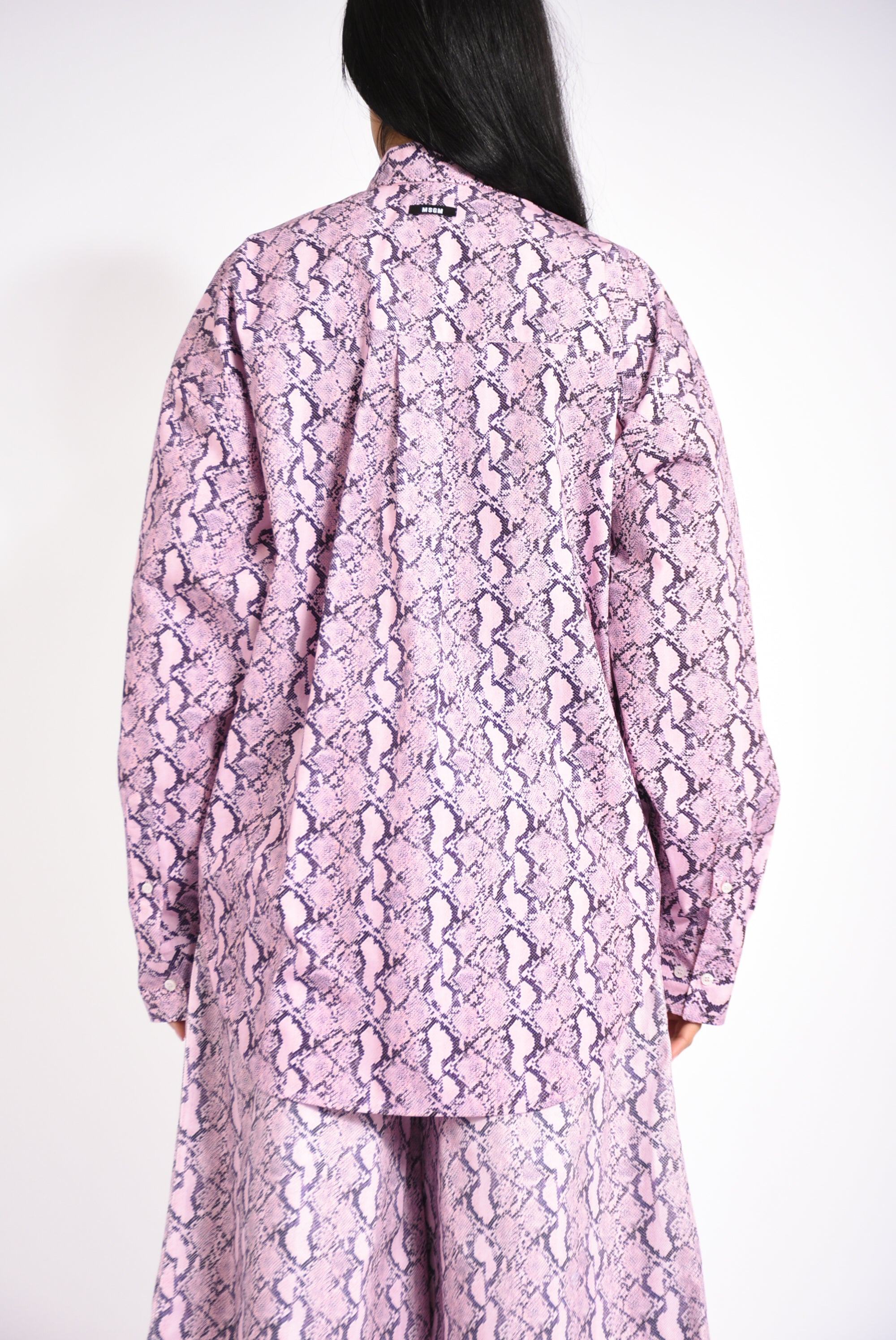 camicia con stampa pitonata