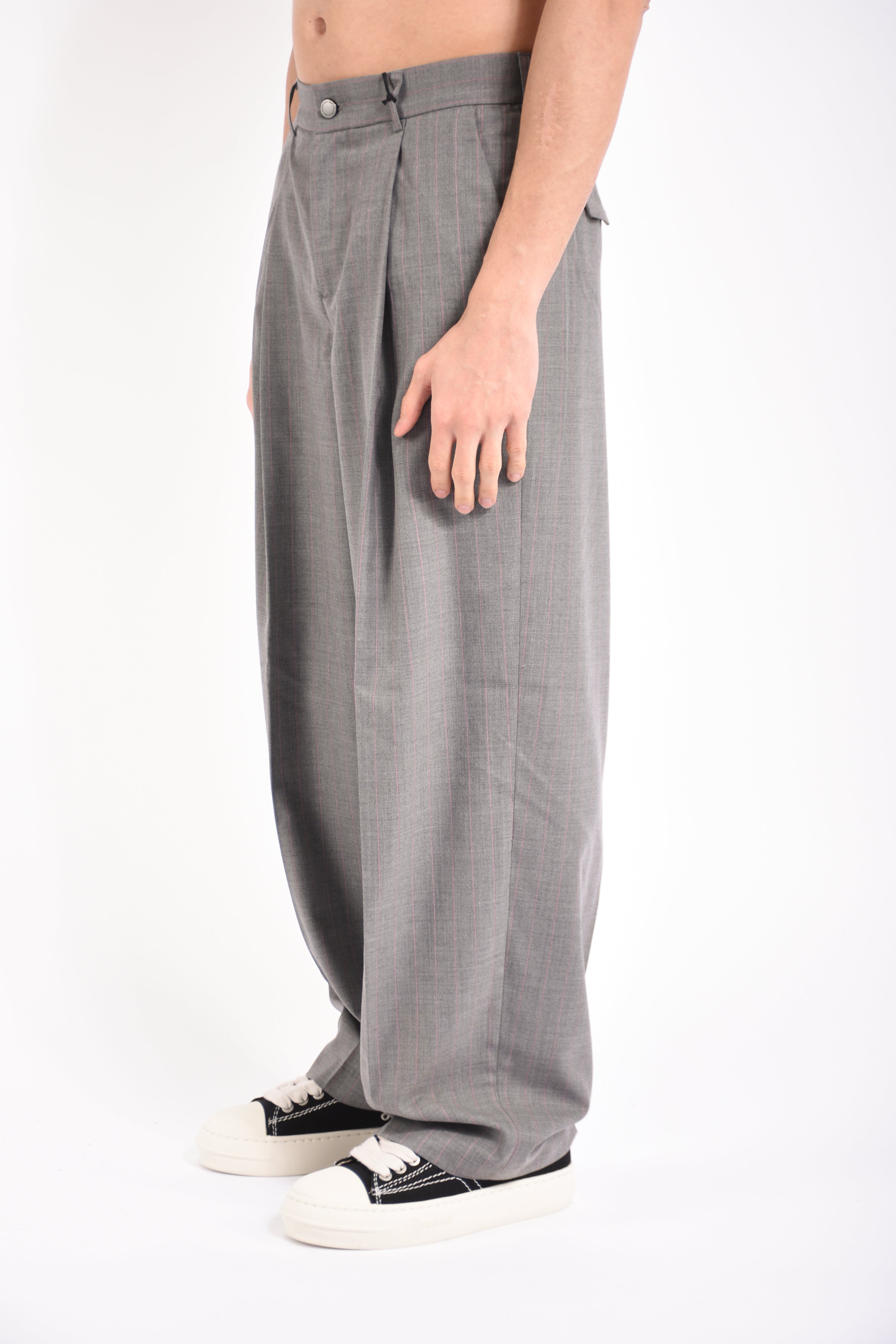 pantaloni pinstripes