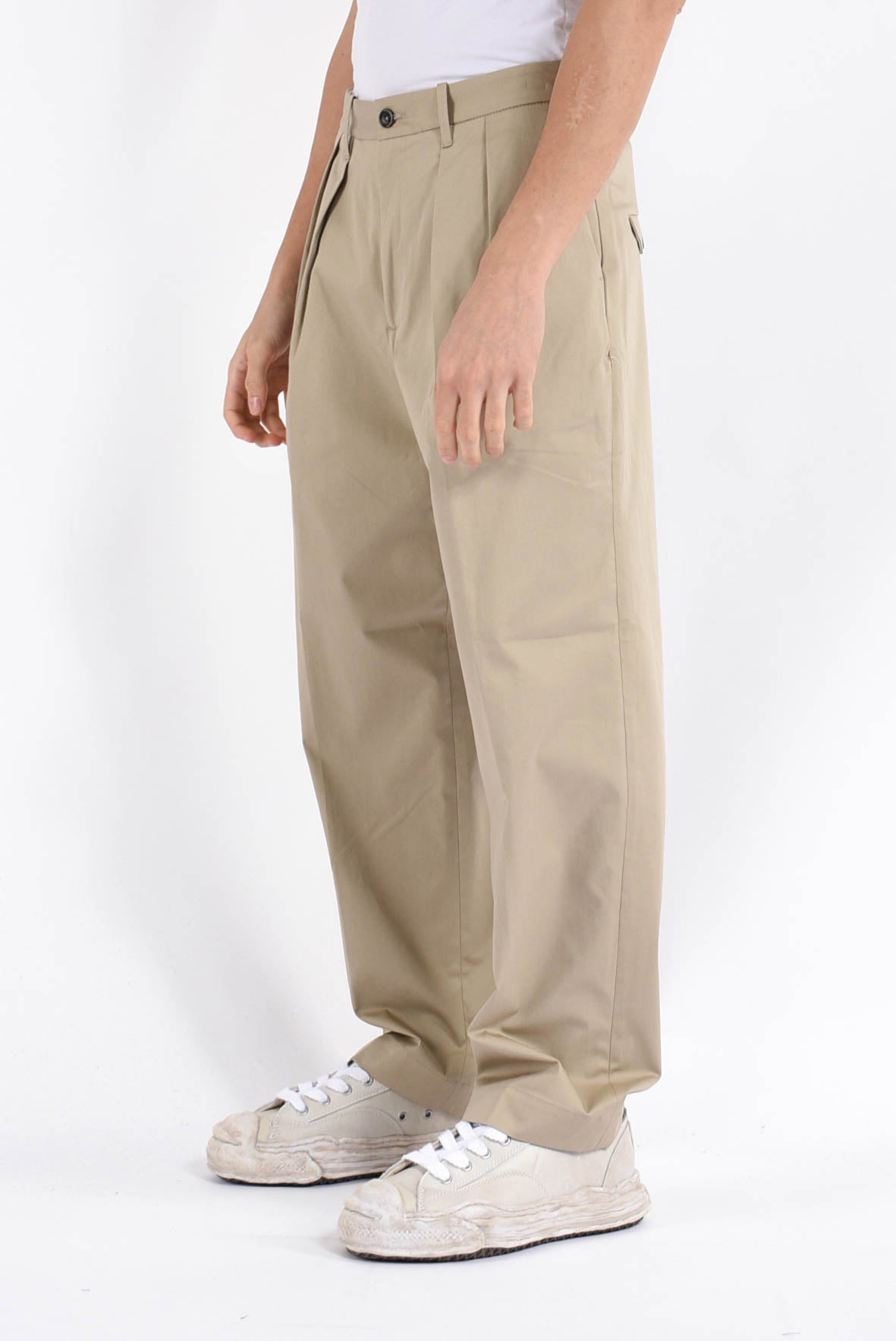 pantaloni baggy