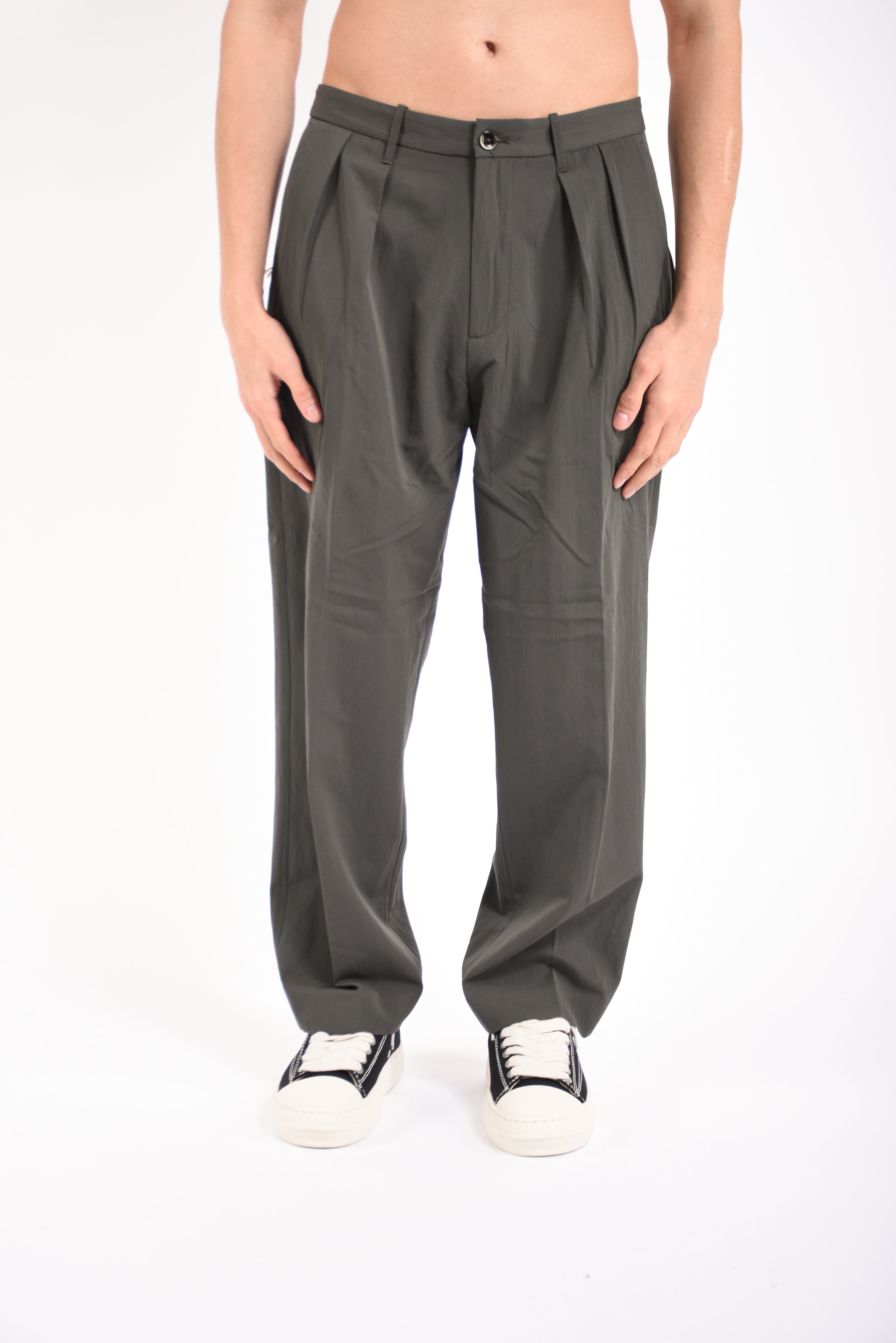 Pantaloni kai