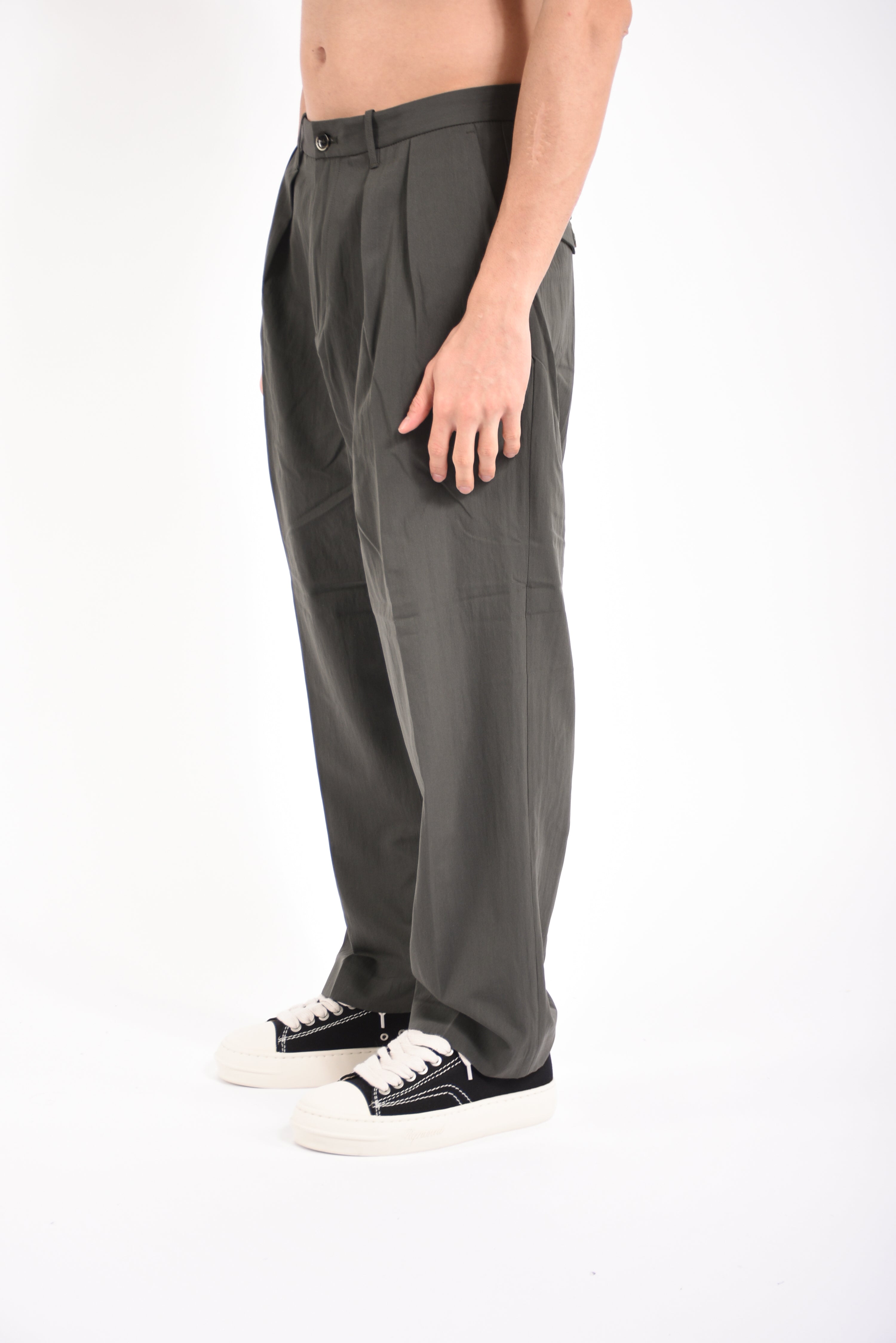 Pantaloni kai