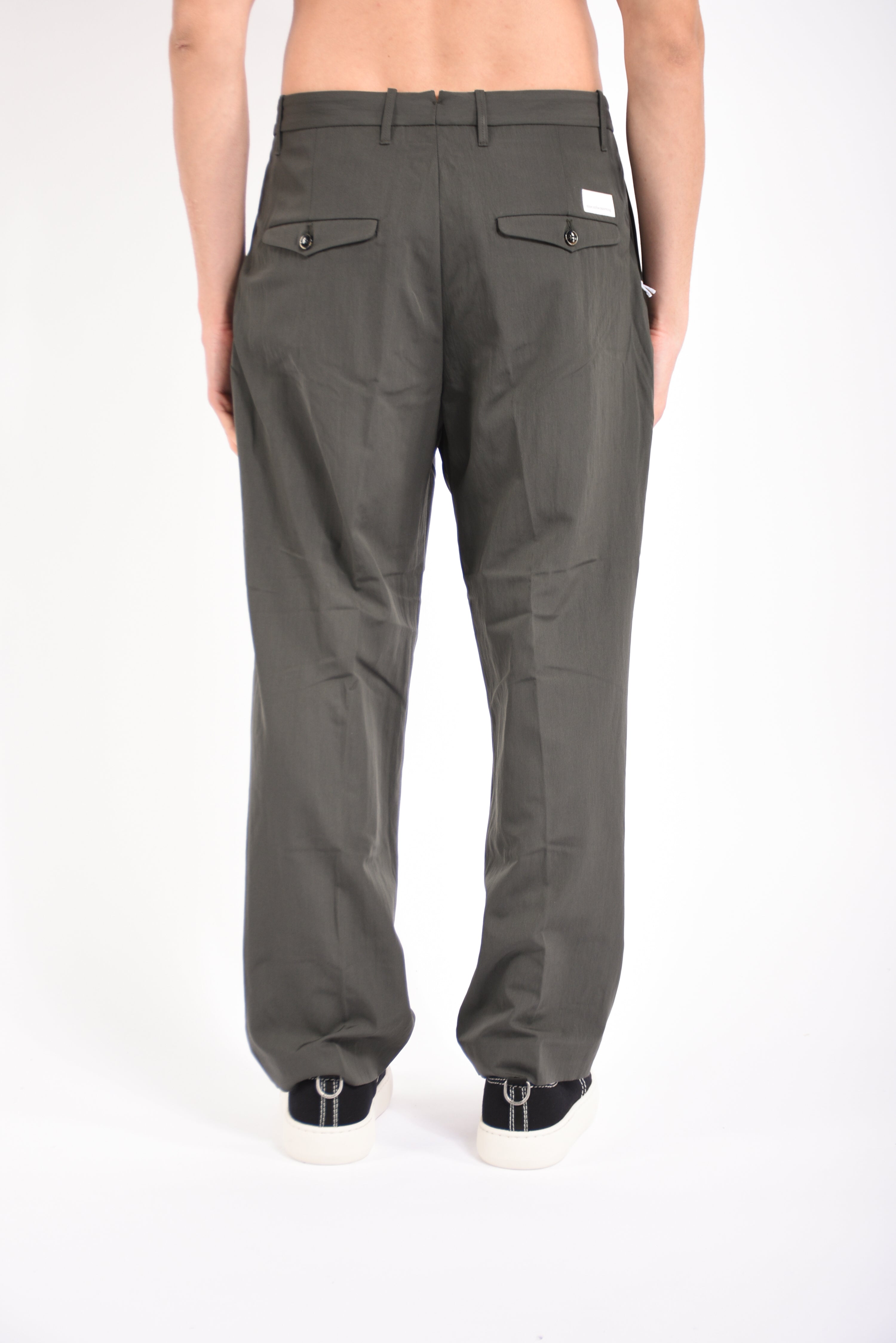 Pantaloni kai