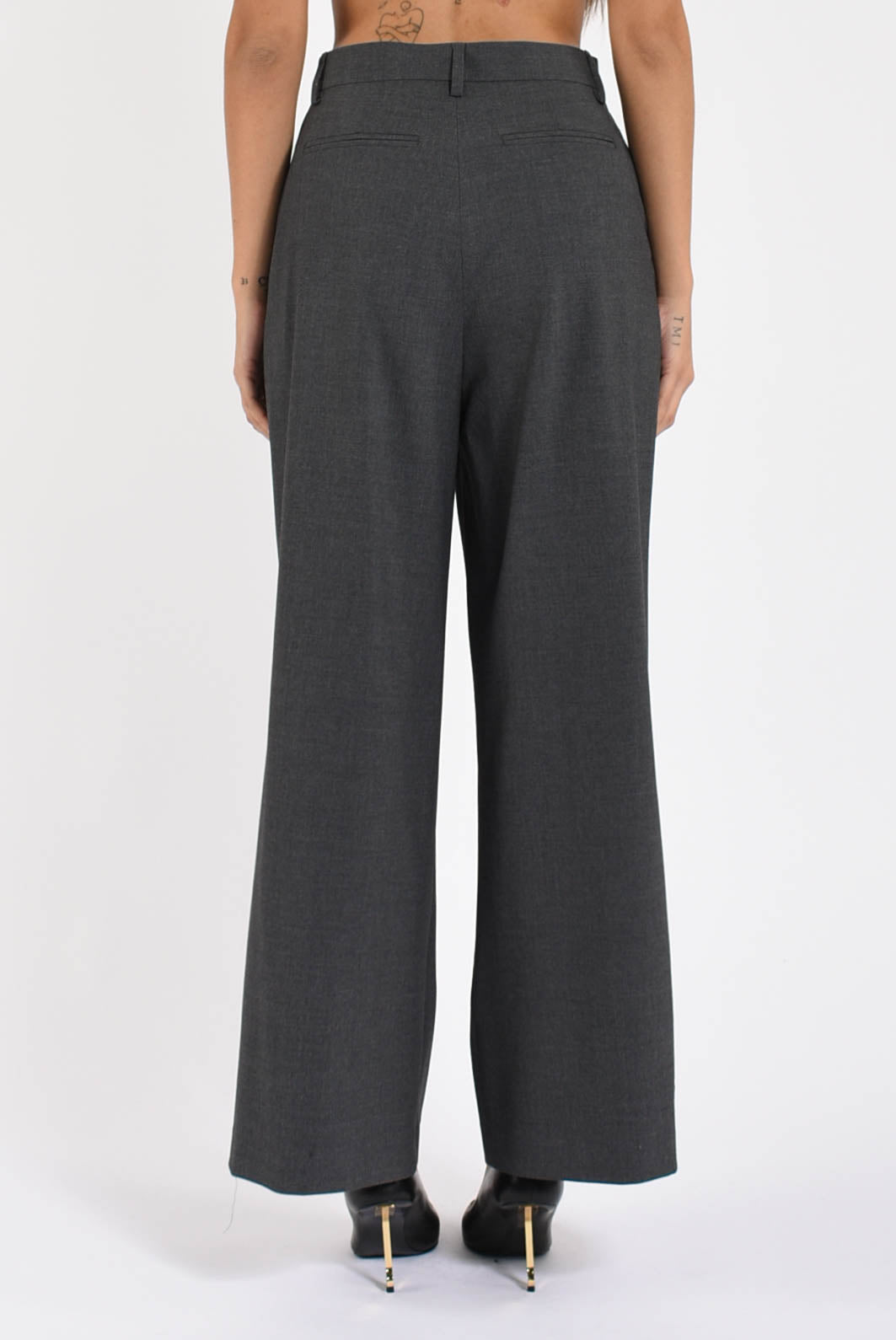 pantaloni con pinces