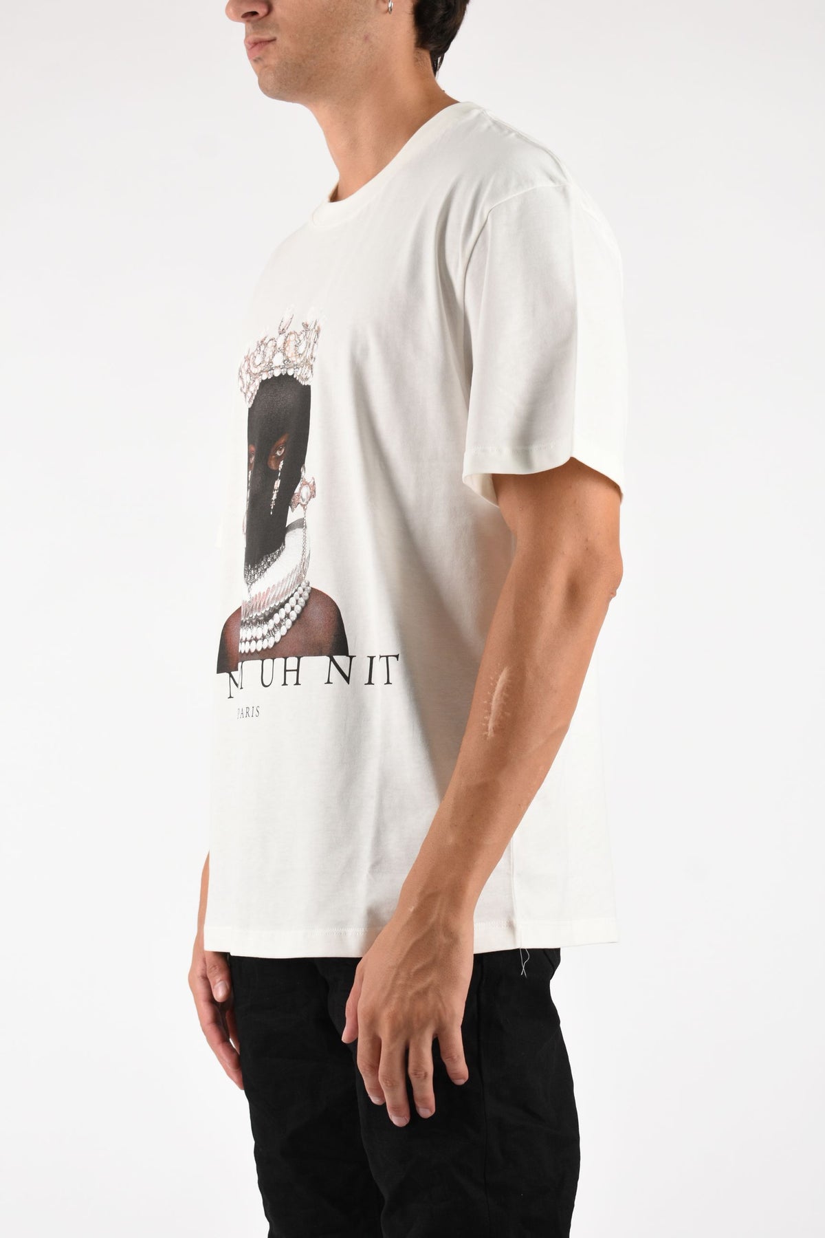 T-shirt mask queen print