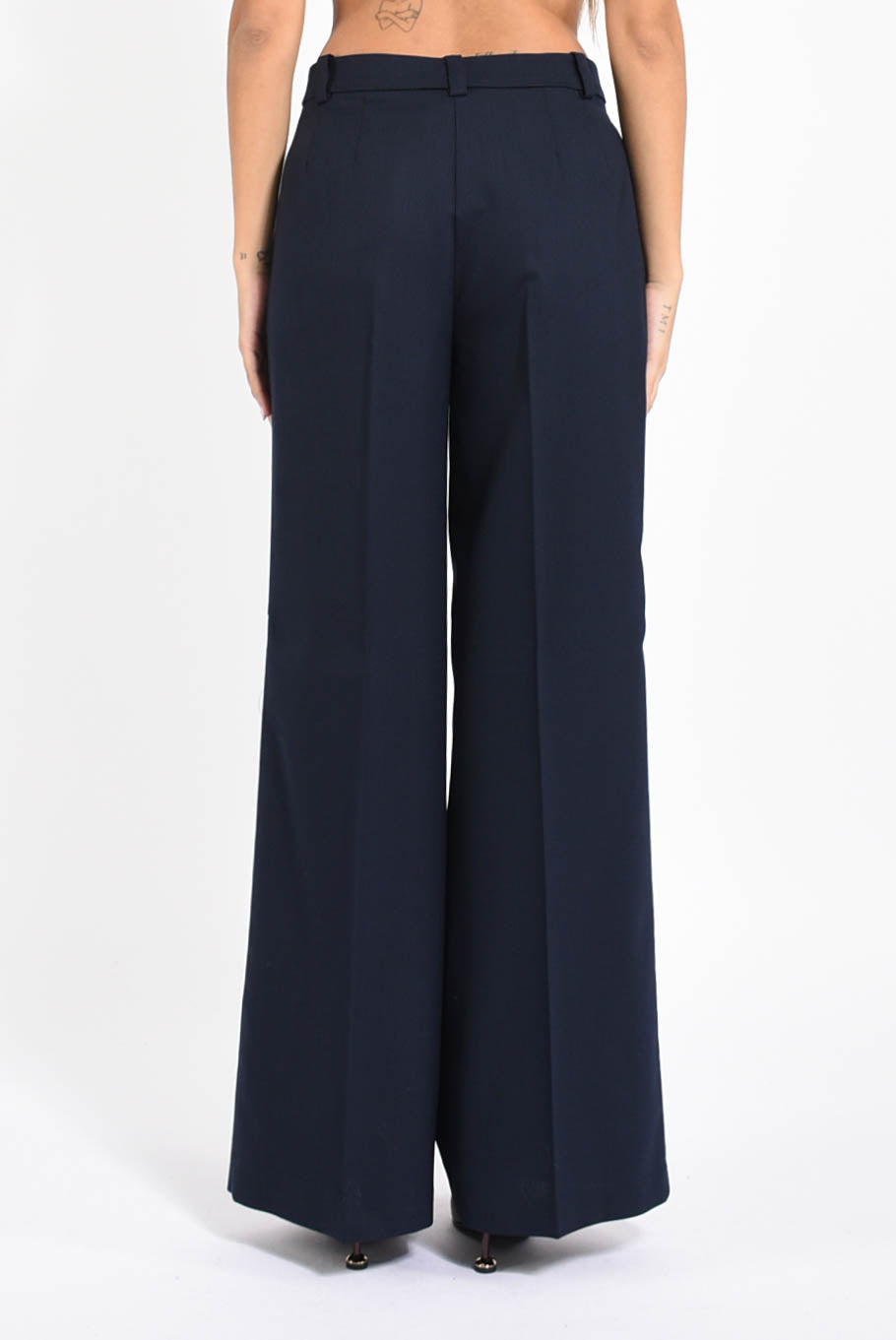 pantaloni a palazzo modello riso