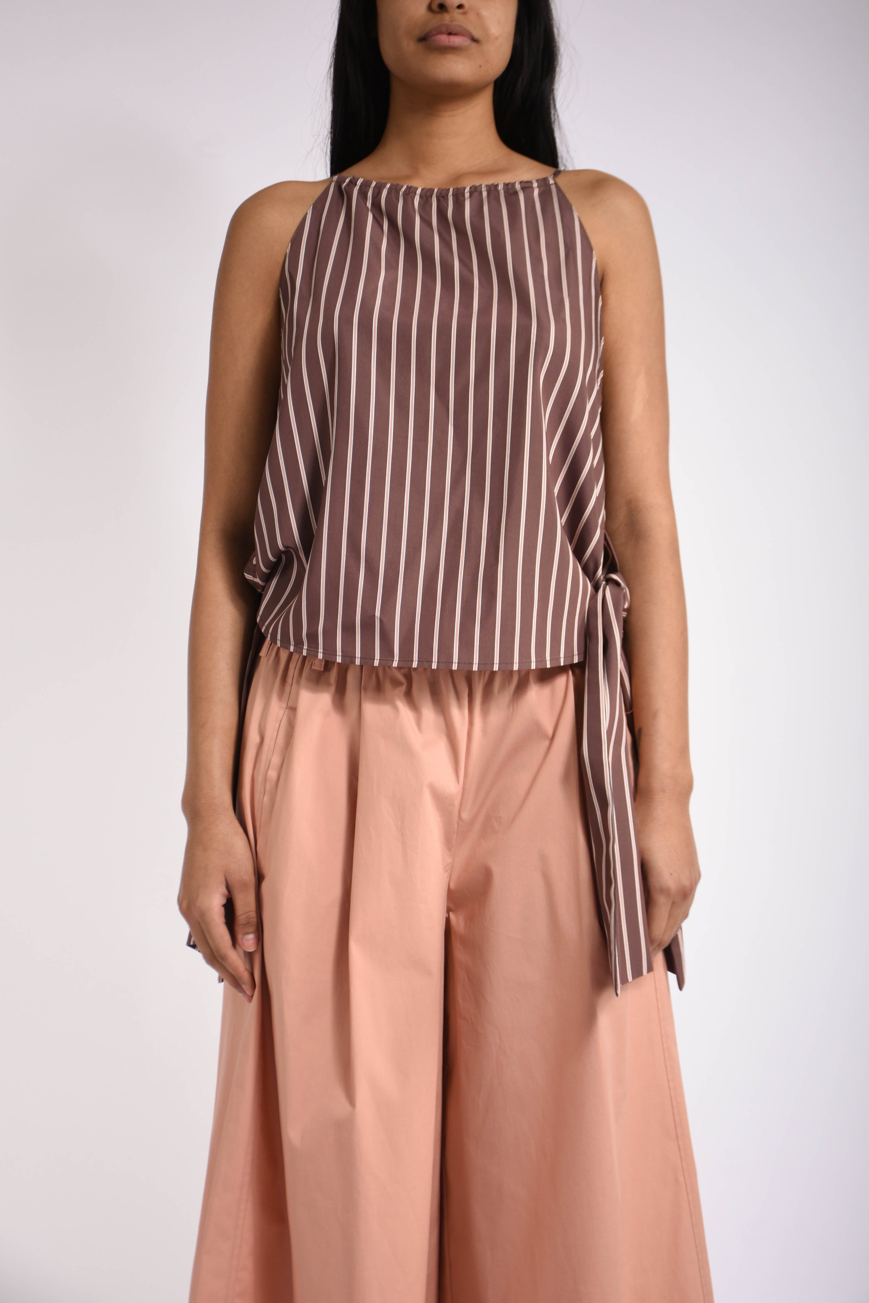 Top a righe con spalline sottili e fiocchi jennifer