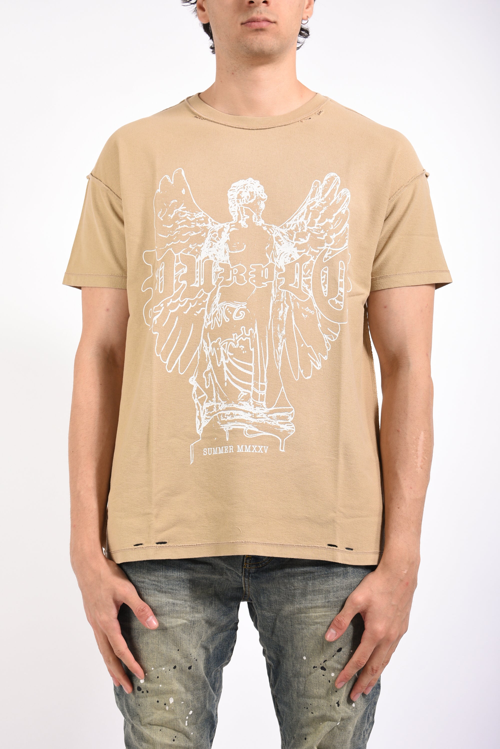T-shirt logo print