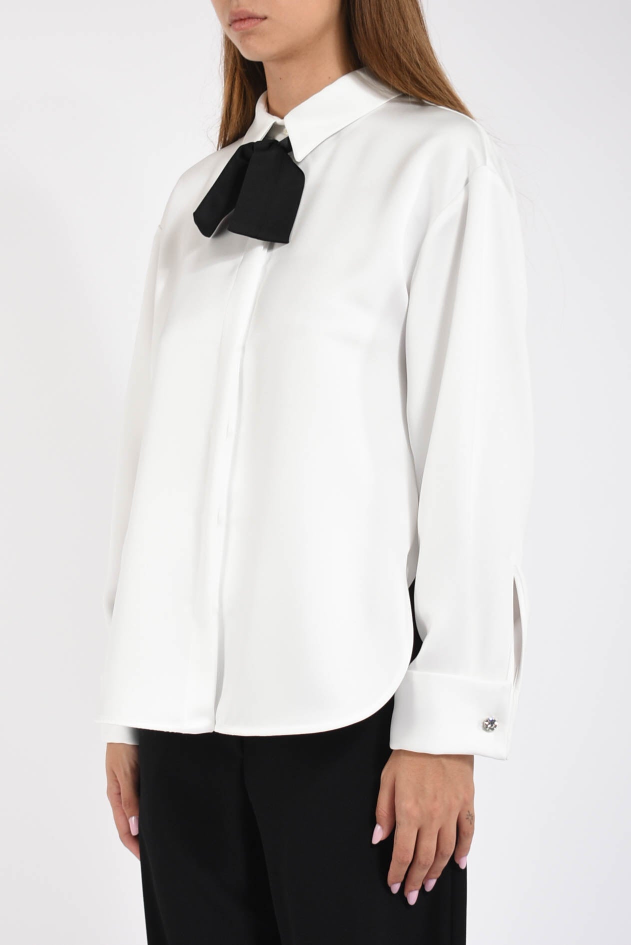 camicia con papillon in raso