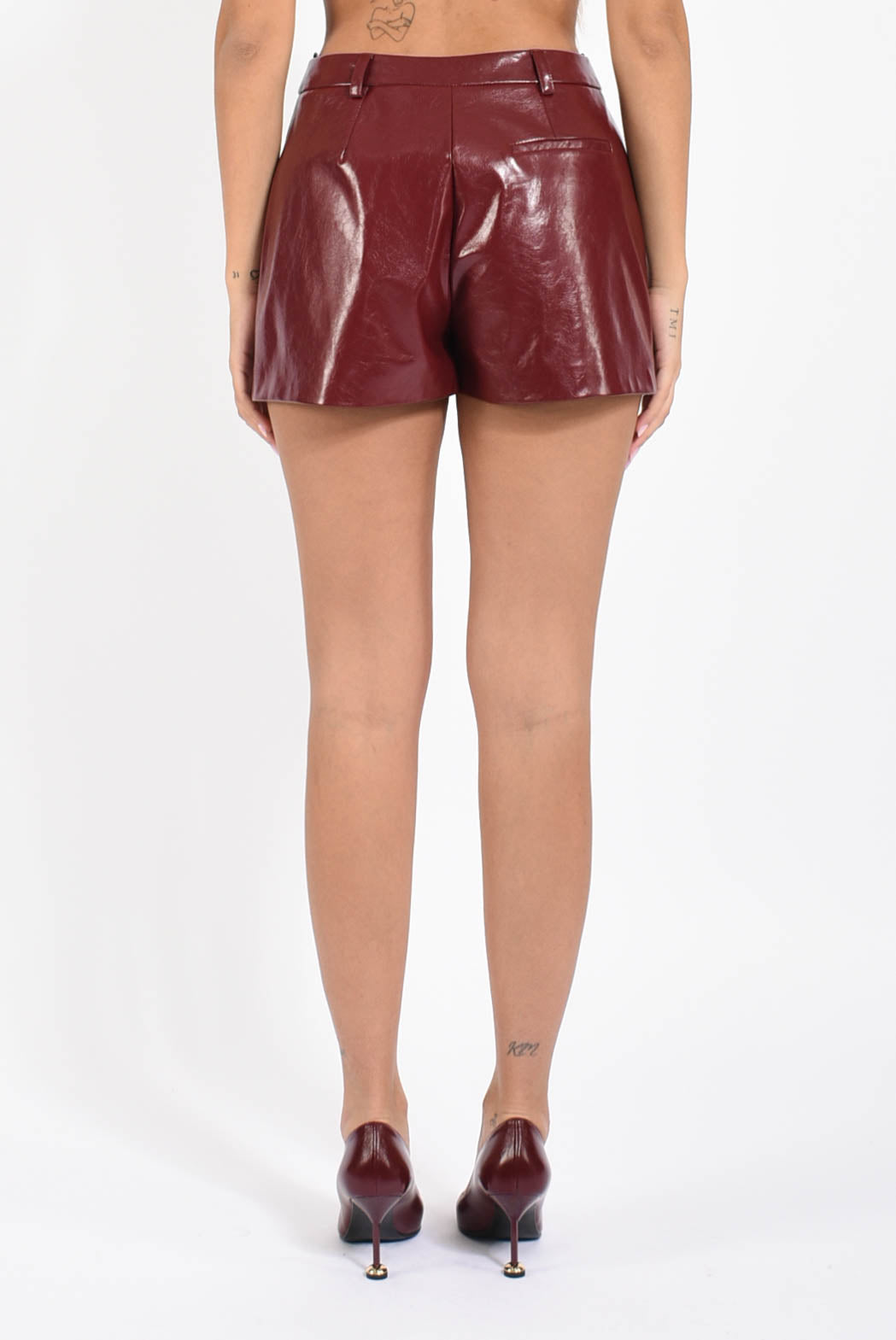 shorts in ecopelle lucida