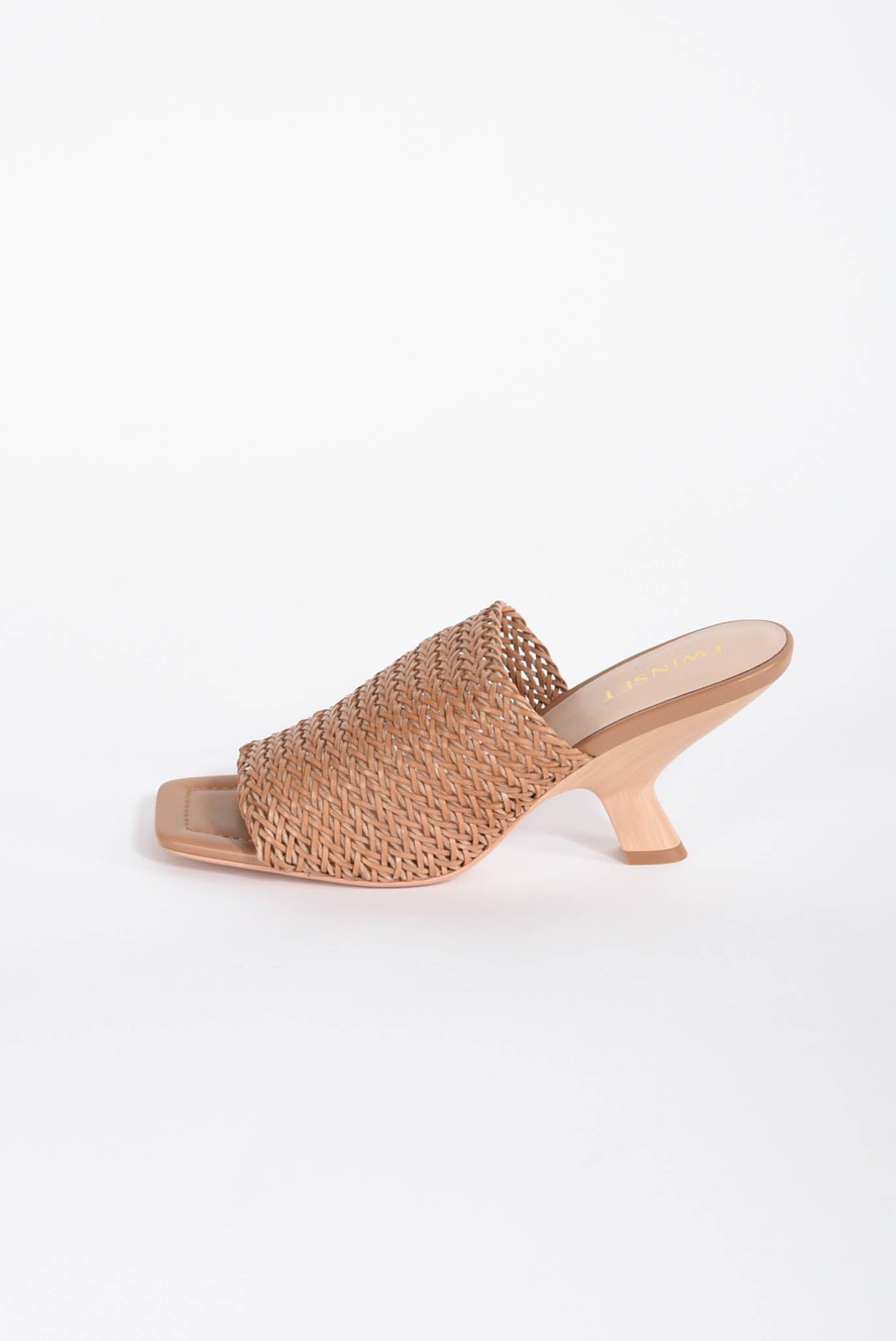 Sandali mules con intrecci